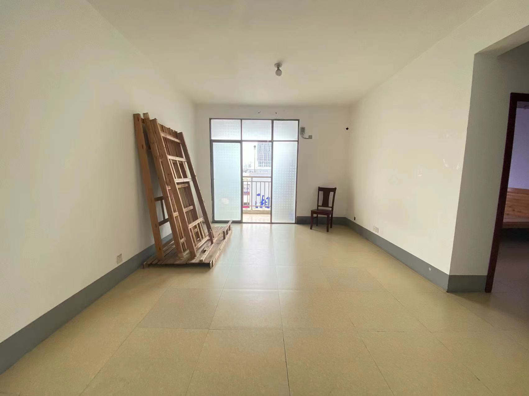 圣华名城建设北路110号 2室2厅1卫 38.8万 圣华名城建设北路110号 2室2厅1卫 38.8万客厅