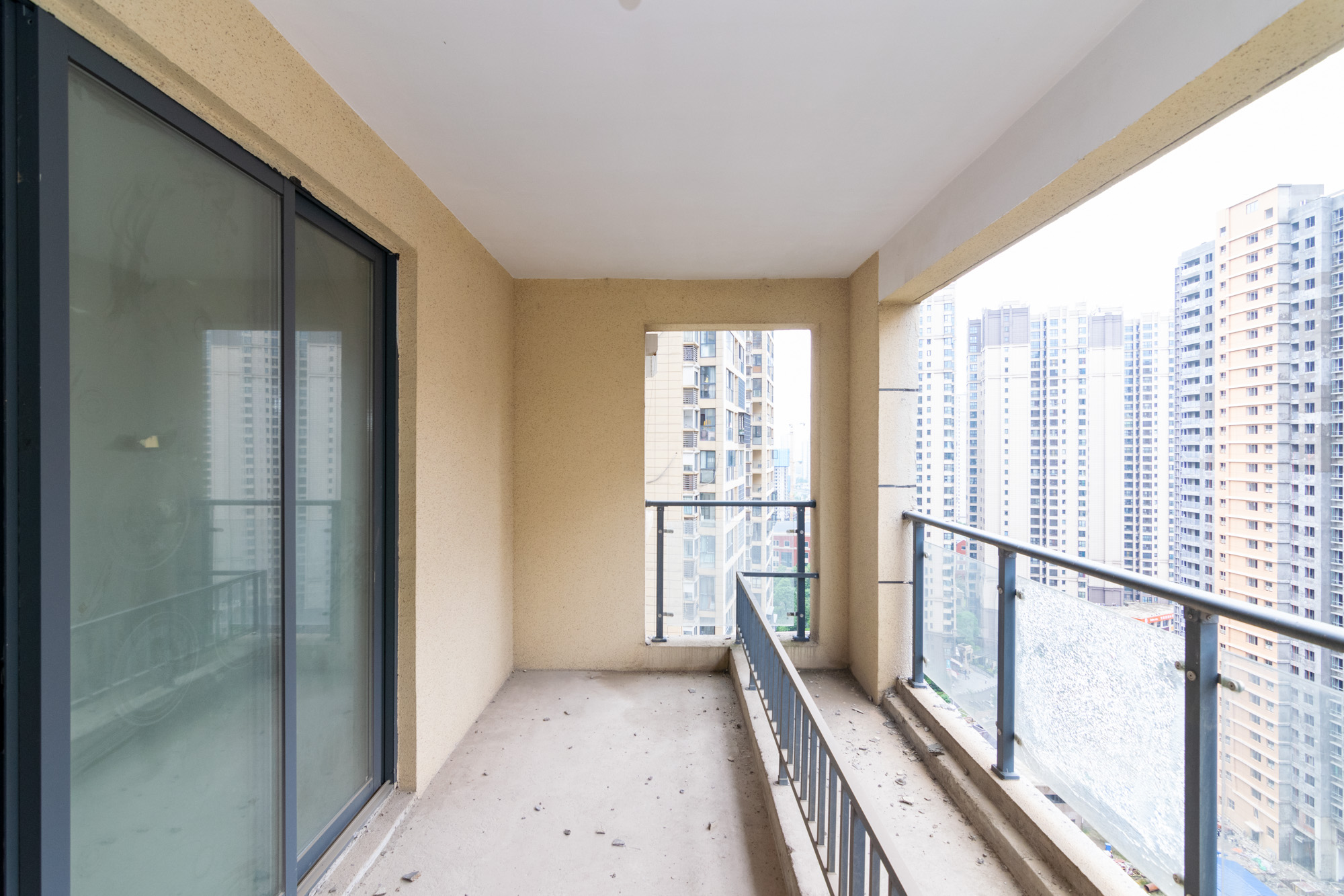 明发国际城 2室2厅1卫 90.0万 明发国际城 2室2厅1卫 90.0万客厅