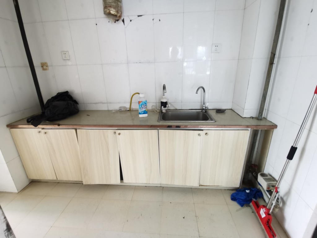 环球国际大厦 2室2厅1卫 42.0万 环球国际大厦 2室2厅1卫 42.0万客厅