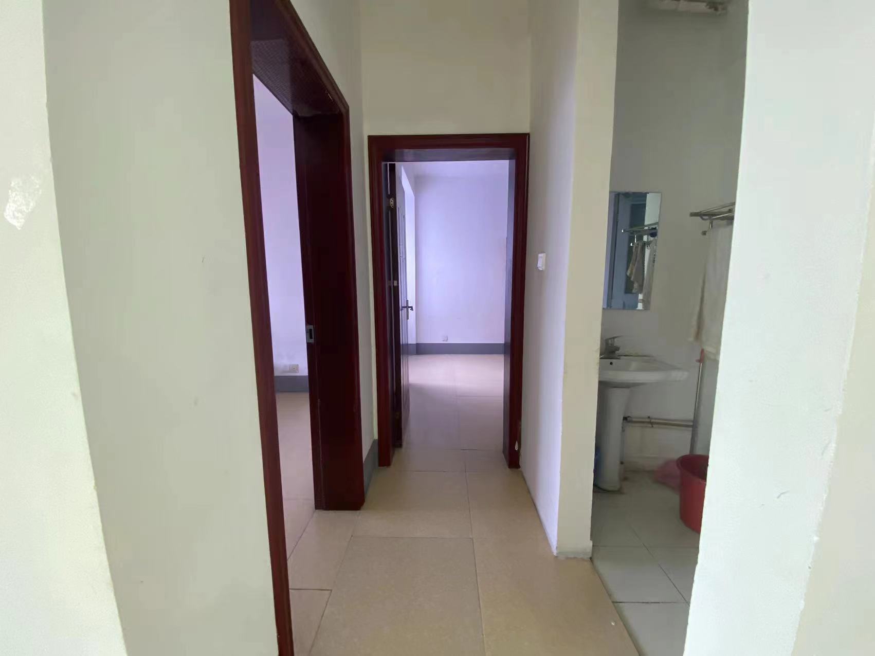 圣华名城建设北路110号 2室2厅1卫 38.8万 圣华名城建设北路110号 2室2厅1卫 38.8万客厅