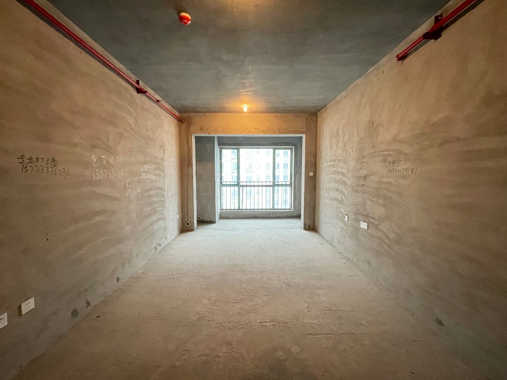 山水洲城华晨第一城 2室2厅1卫 65.0万 山水洲城华晨第一城 2室2厅1卫 65.0万客厅