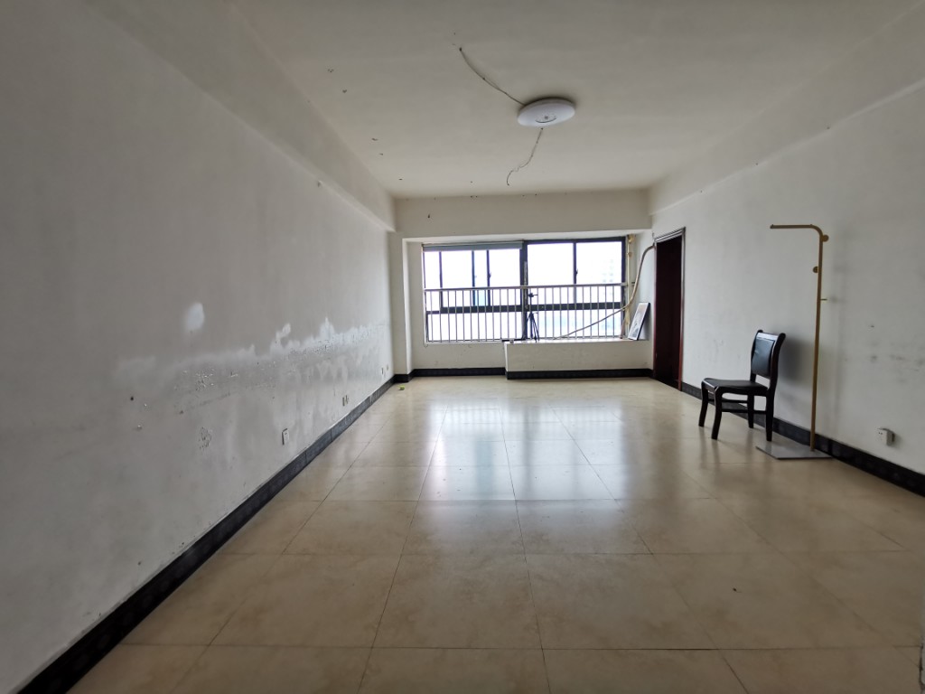 环球国际大厦 2室2厅1卫 42.0万 环球国际大厦 2室2厅1卫 42.0万客厅