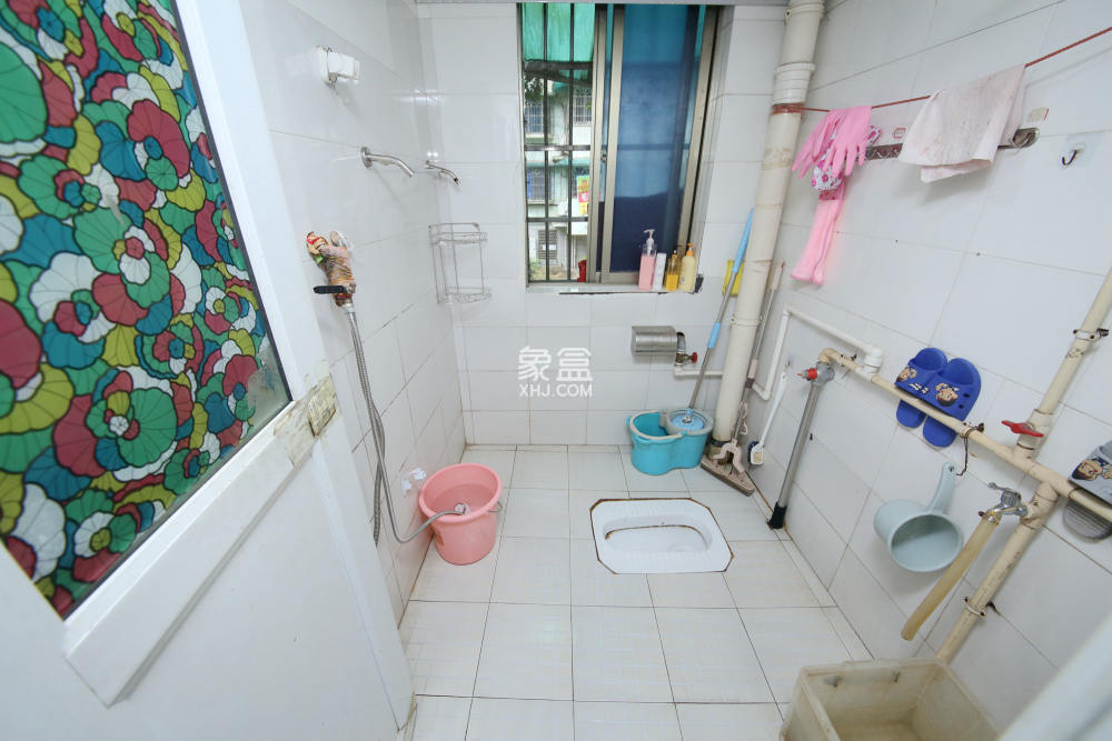 東南明苑  3室2廳2衛(wèi)   96.00萬(wàn)
