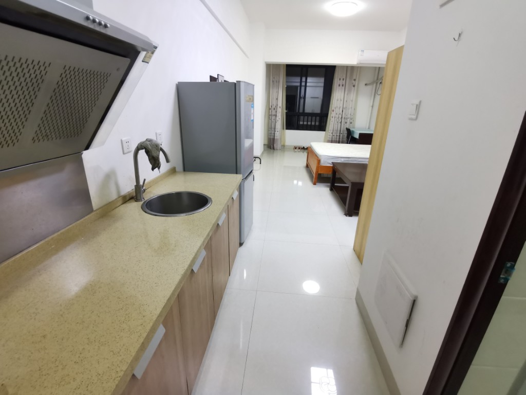 康桥美郡 1室1厅1卫 22.0万 康桥美郡 1室1厅1卫 22.0万客厅