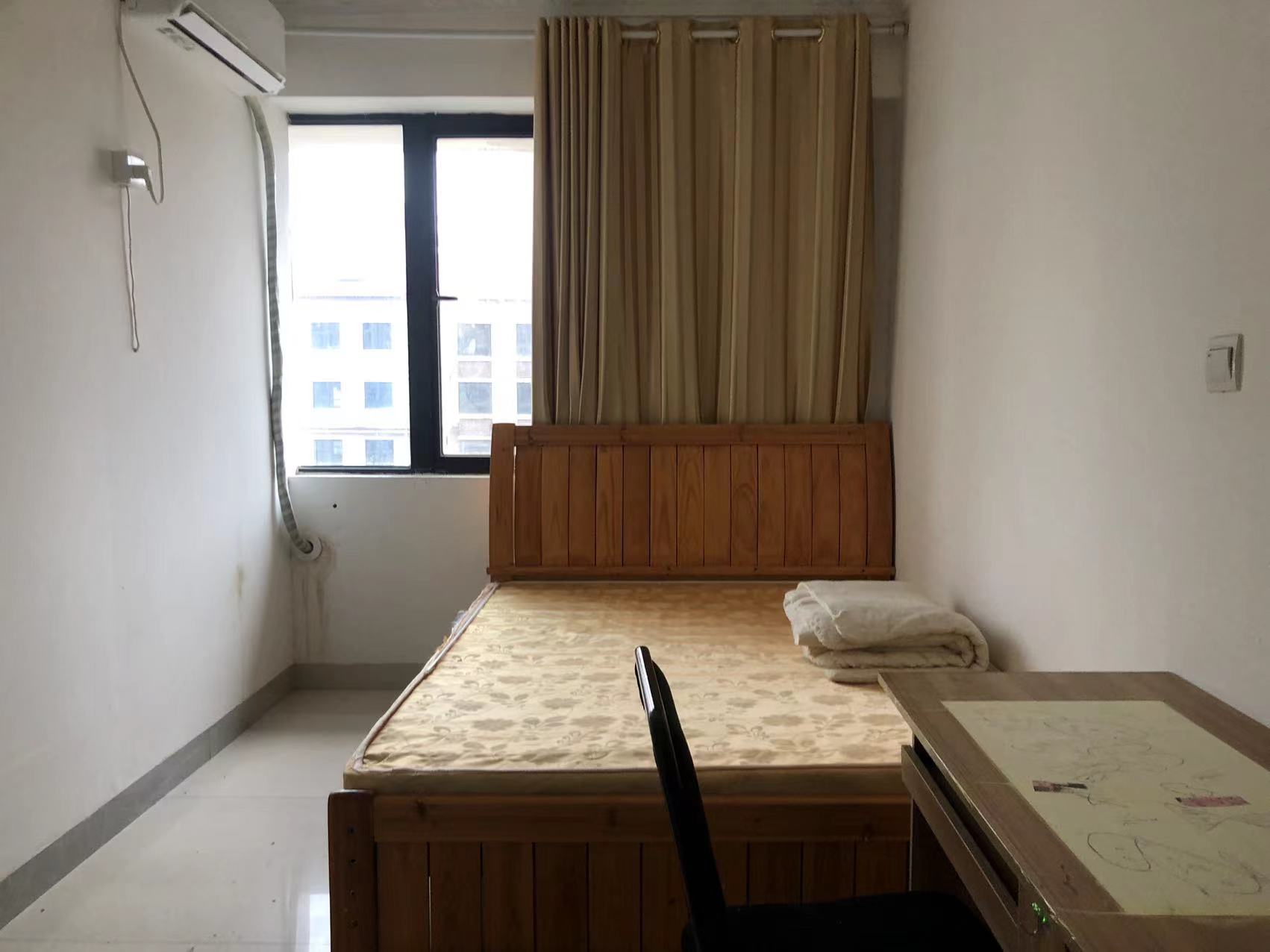 龙腾国际 2室1厅1卫 55.0万 龙腾国际 2室1厅1卫 55.0万客厅