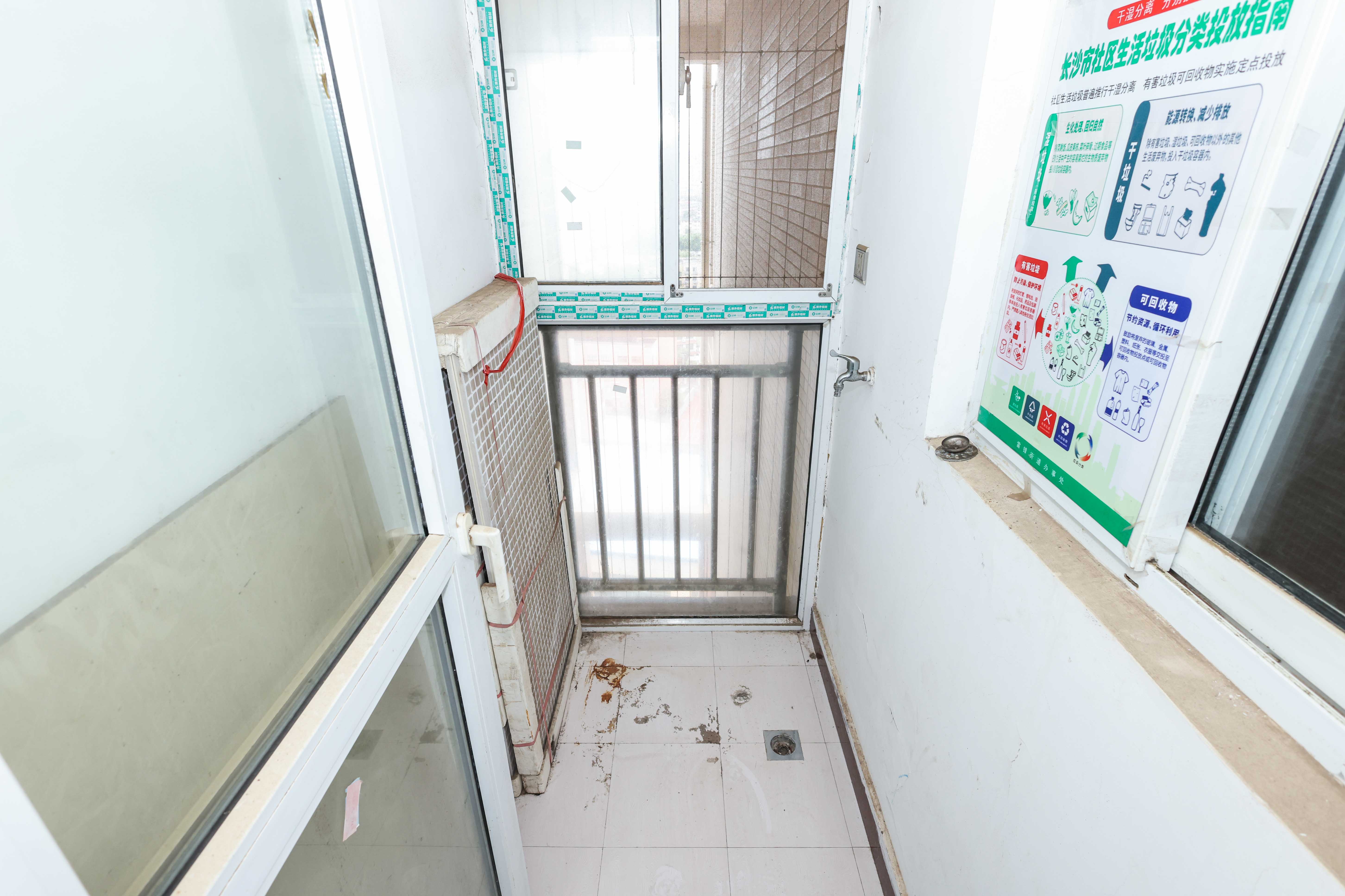 山水英伦  3室2厅2卫   85.00万阳台