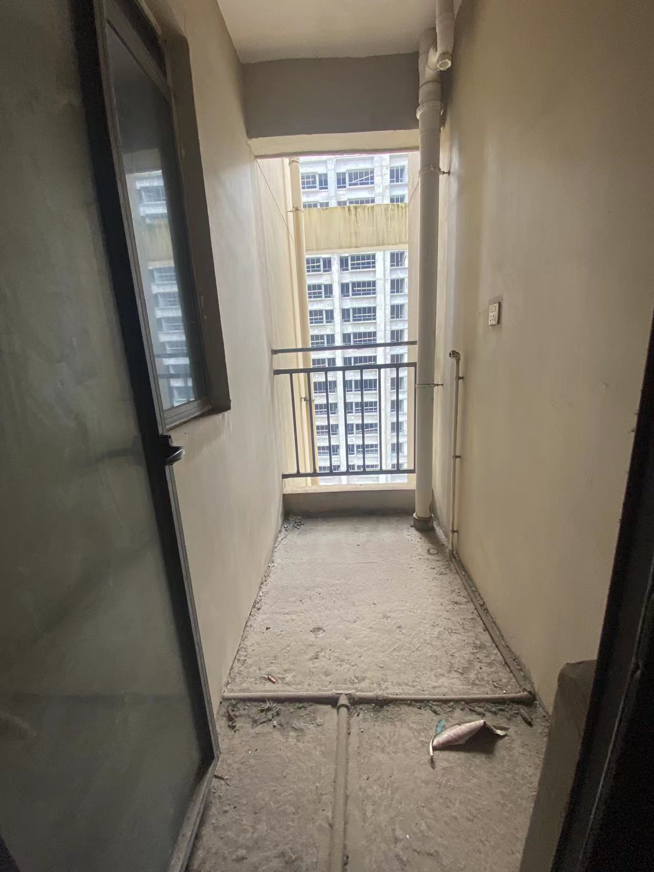 华晨御园 2室2厅1卫 58.0万 华晨御园 2室2厅1卫 58.0万客厅