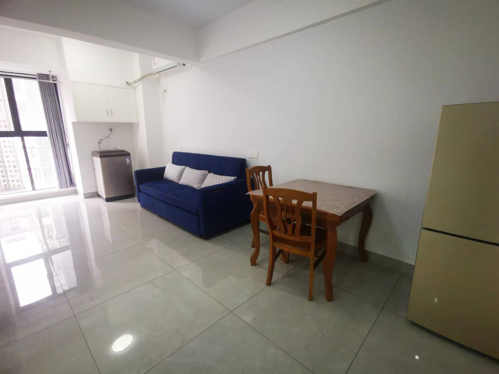 中建御山和苑  1室1厅1卫    43.0万客厅