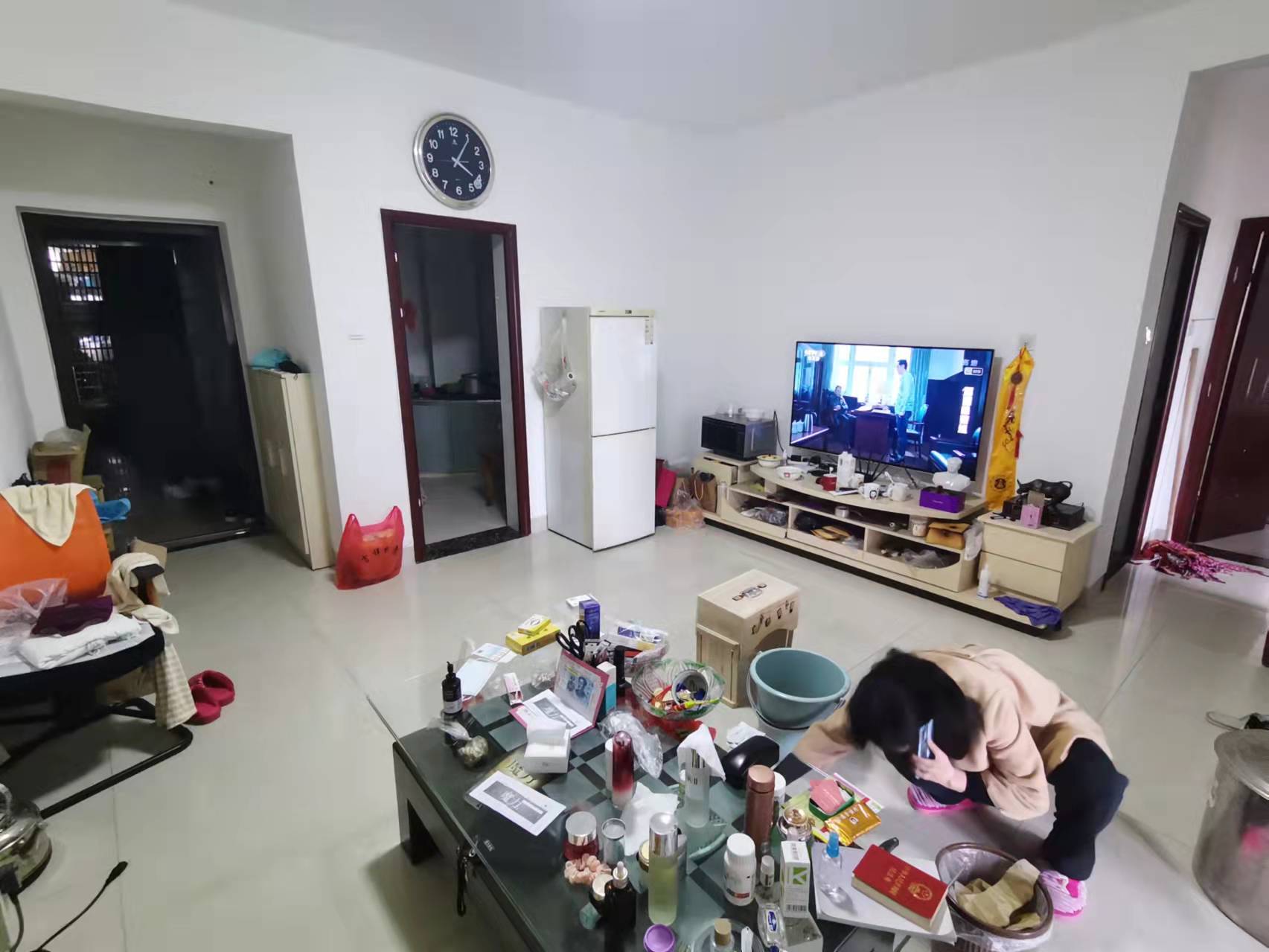 耀华锦园  3室2厅1卫   75.00万客厅