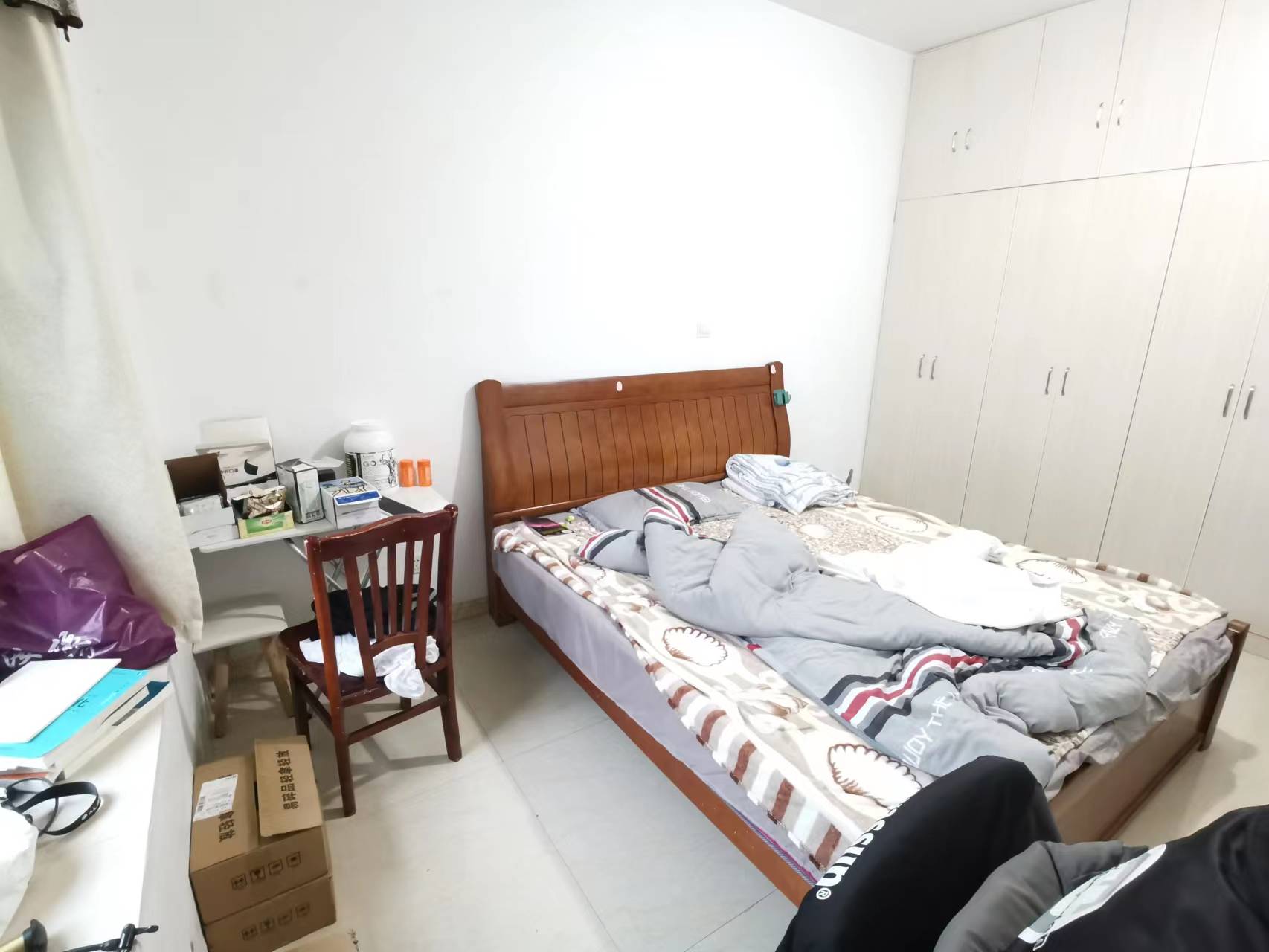 龙腾国际 3室2厅1卫 72.0万 龙腾国际 3室2厅1卫 72.0万客厅