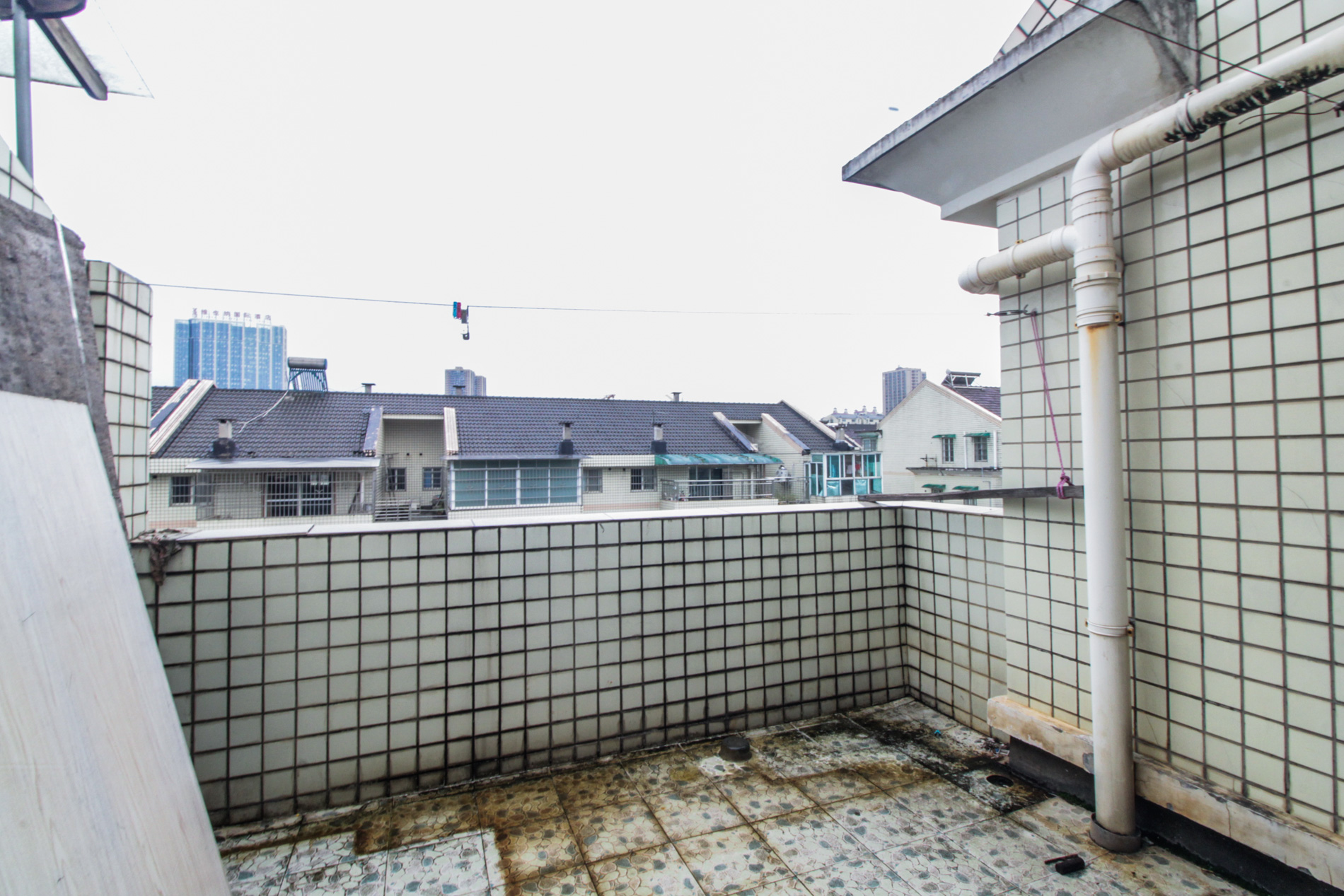 德馨园  5室2厅1卫   75.00万阳台