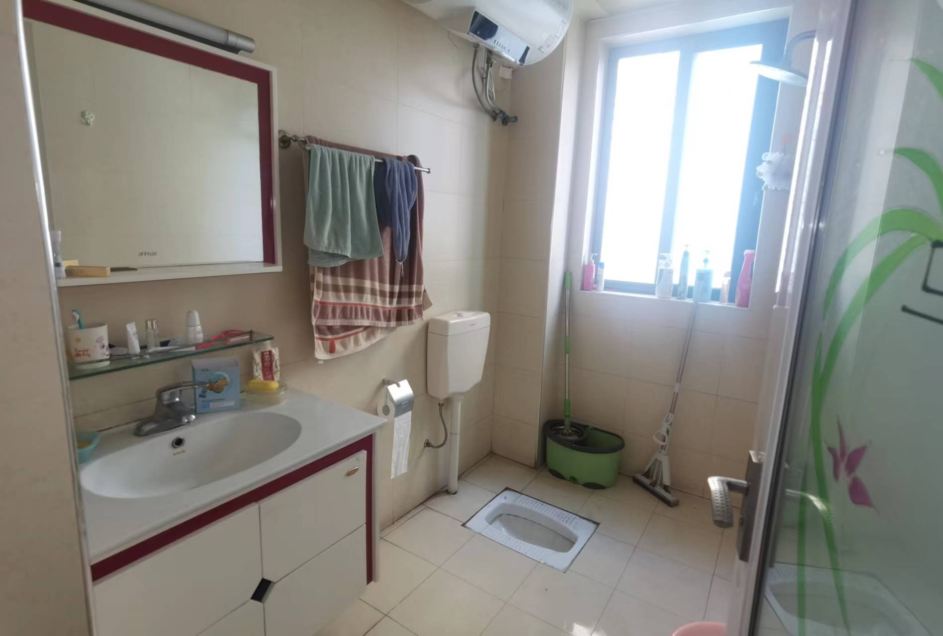 嘉盛华府 3室2厅2卫 53.0万 嘉盛华府 3室2厅2卫 53.0万客厅