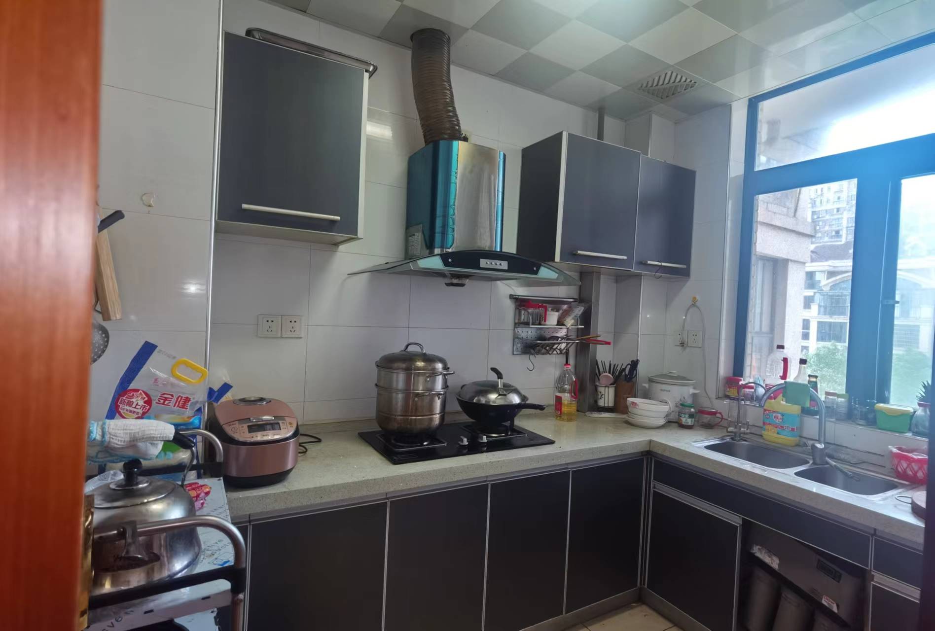 嘉盛华府 3室2厅2卫 53.0万 嘉盛华府 3室2厅2卫 53.0万客厅