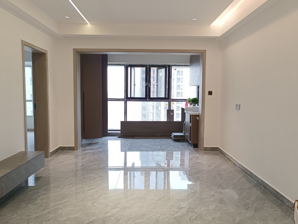 美的城三期 3室2厅1卫 73.0万 美的城三期 3室2厅1卫 73.0万客厅