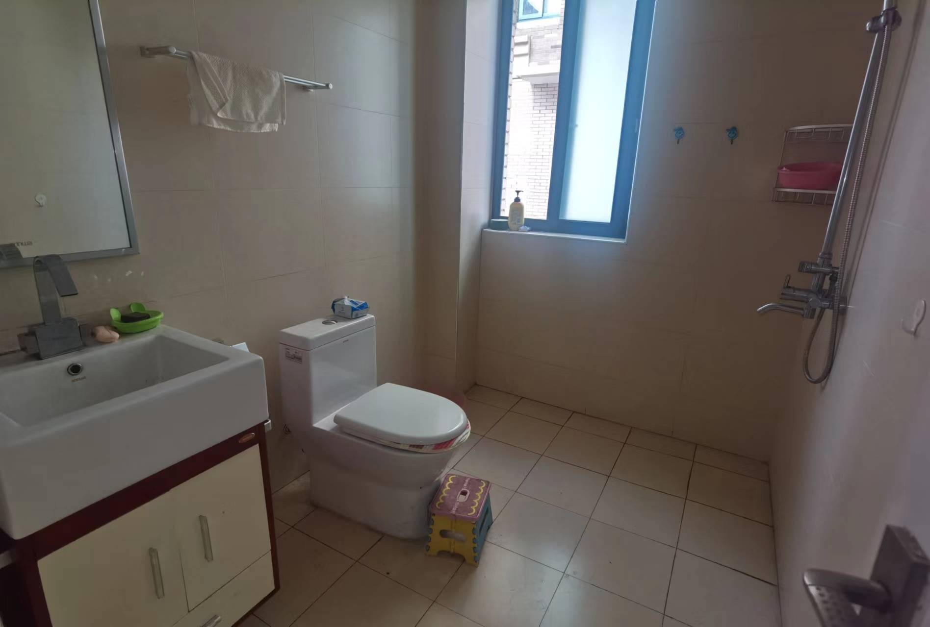 嘉盛华府 3室2厅2卫 53.0万 嘉盛华府 3室2厅2卫 53.0万客厅