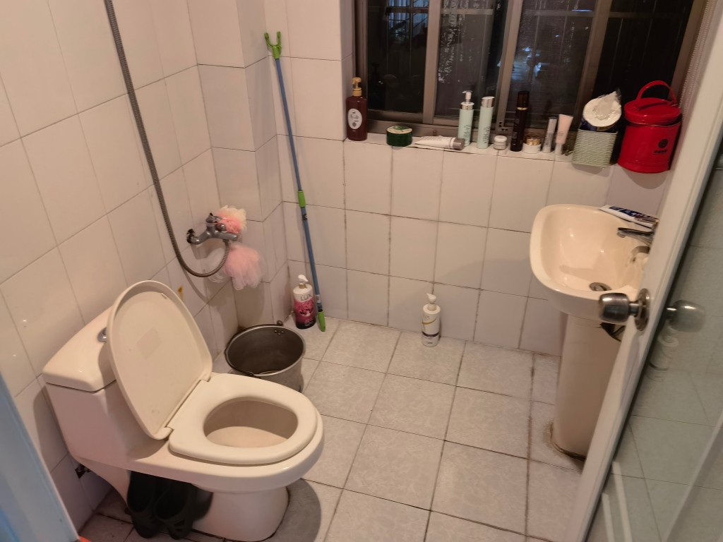 株洲华苑小区  4室2厅1卫    54.0万 株洲华苑小区  4室2厅1卫    54.0万客厅