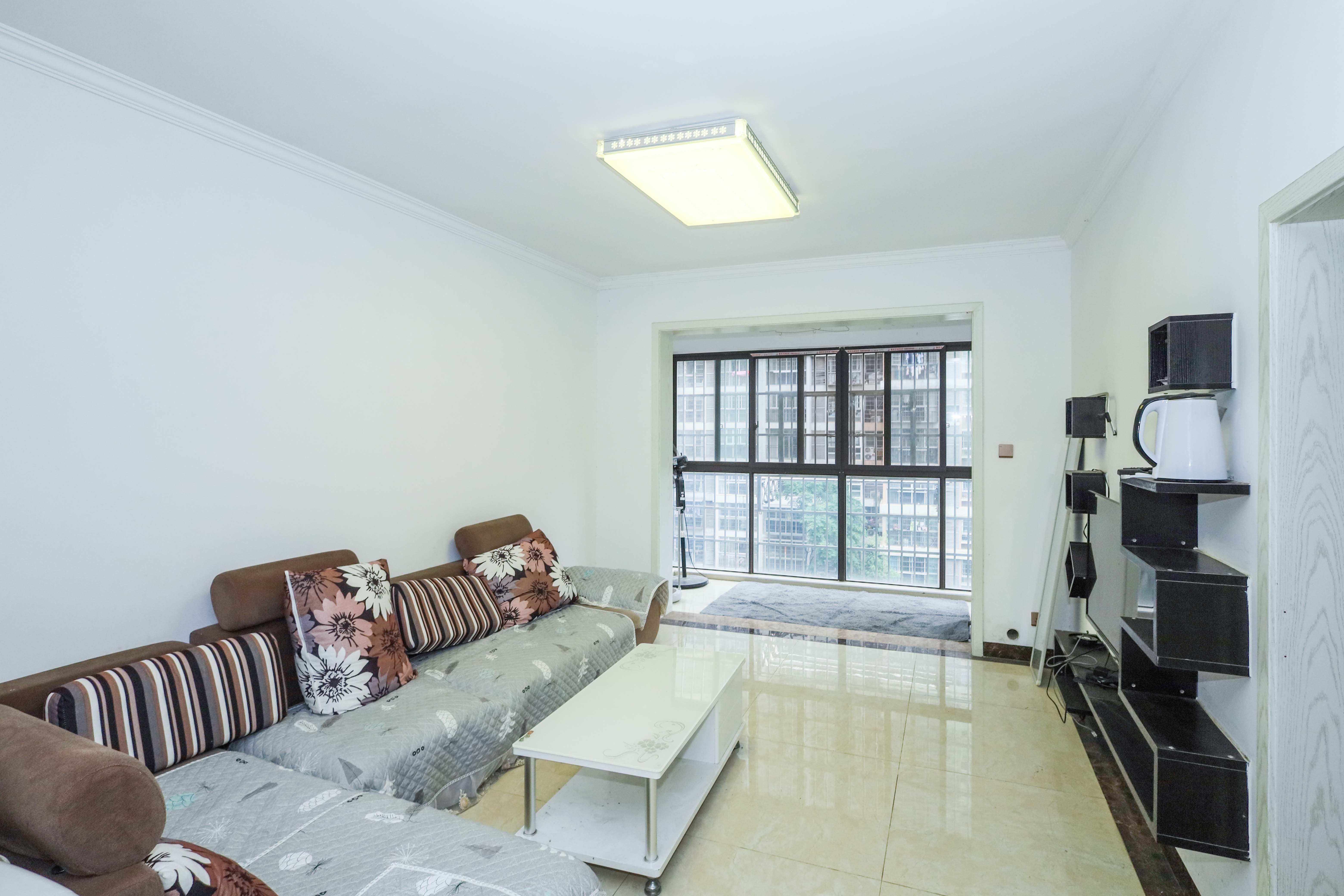 高盛华成 3室2厅1卫 65.0万 高盛华成 3室2厅1卫 65.0万客厅