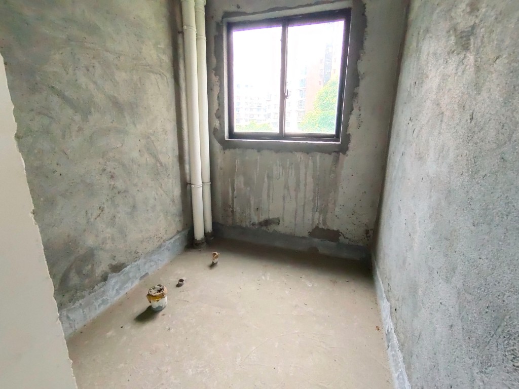 荷塘嘉苑 5室2厅2卫 76.0万 荷塘嘉苑 5室2厅2卫 76.0万客厅