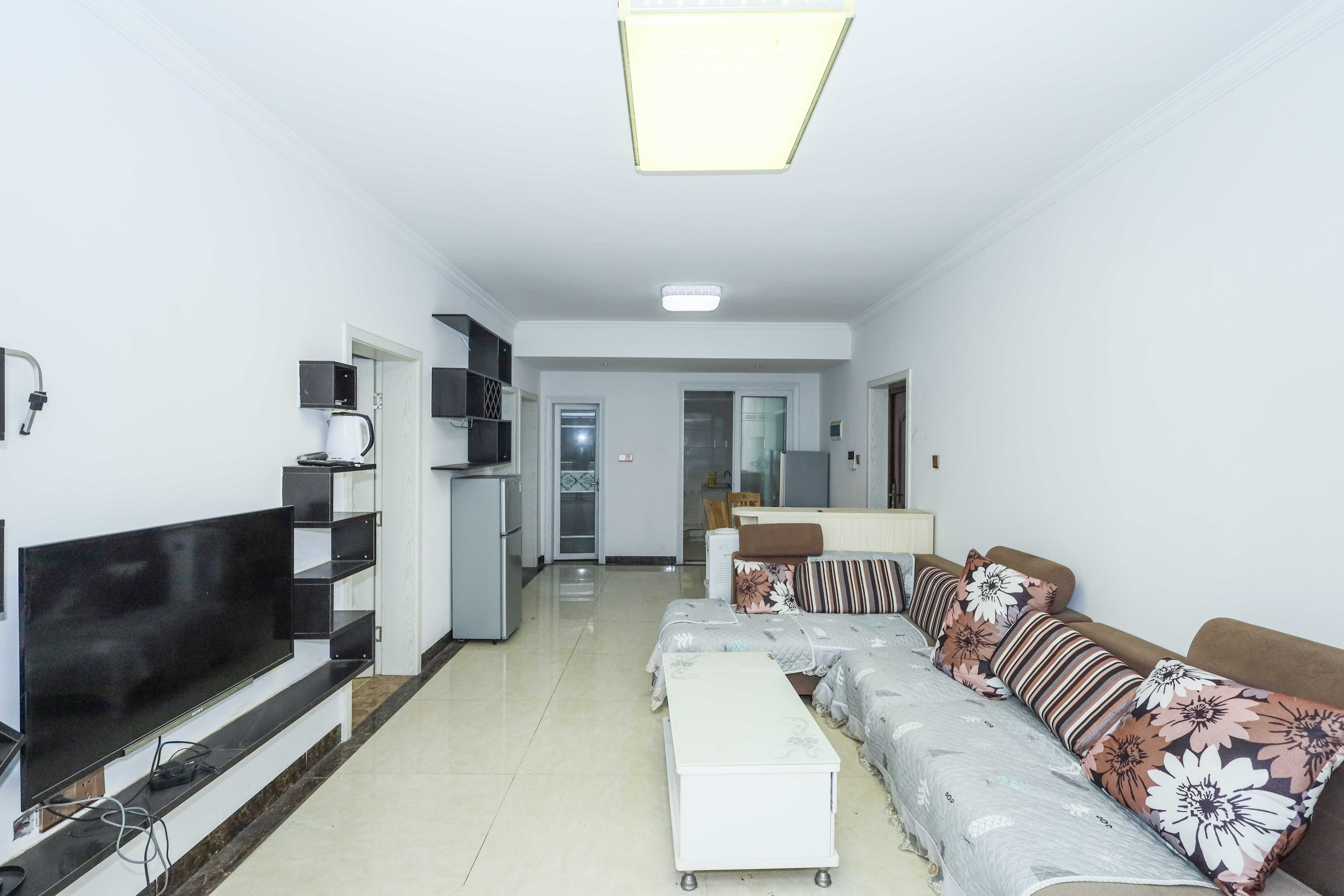 高盛华成 3室2厅1卫 65.0万 高盛华成 3室2厅1卫 65.0万客厅