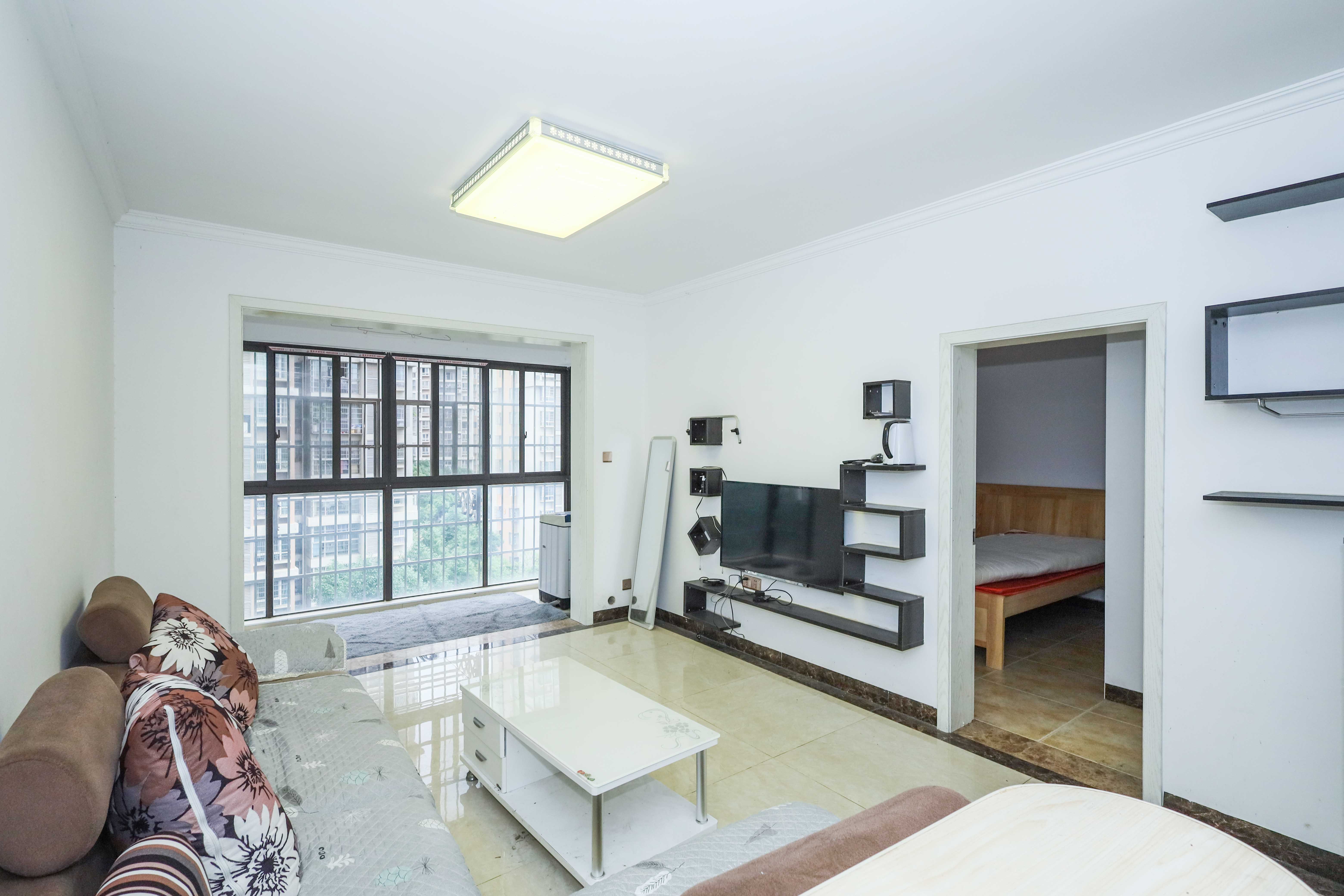 高盛华成 3室2厅1卫 65.0万 高盛华成 3室2厅1卫 65.0万客厅