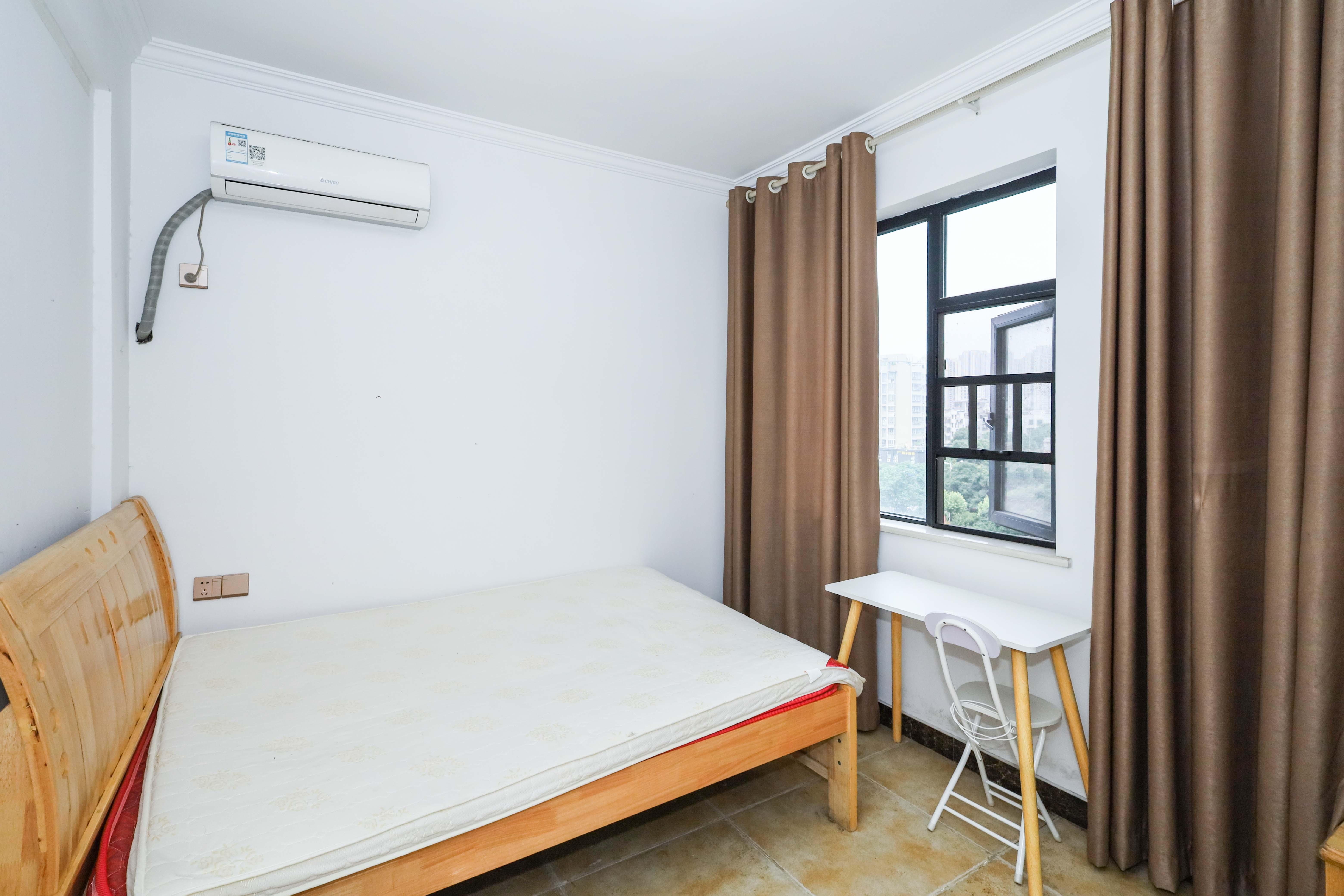 高盛华成 3室2厅1卫 65.0万 高盛华成 3室2厅1卫 65.0万卧室