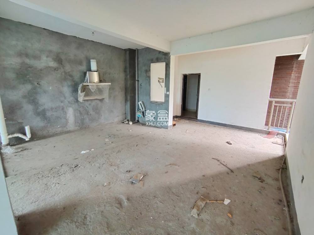 荷塘嘉苑  5室2厅2卫   76.00万