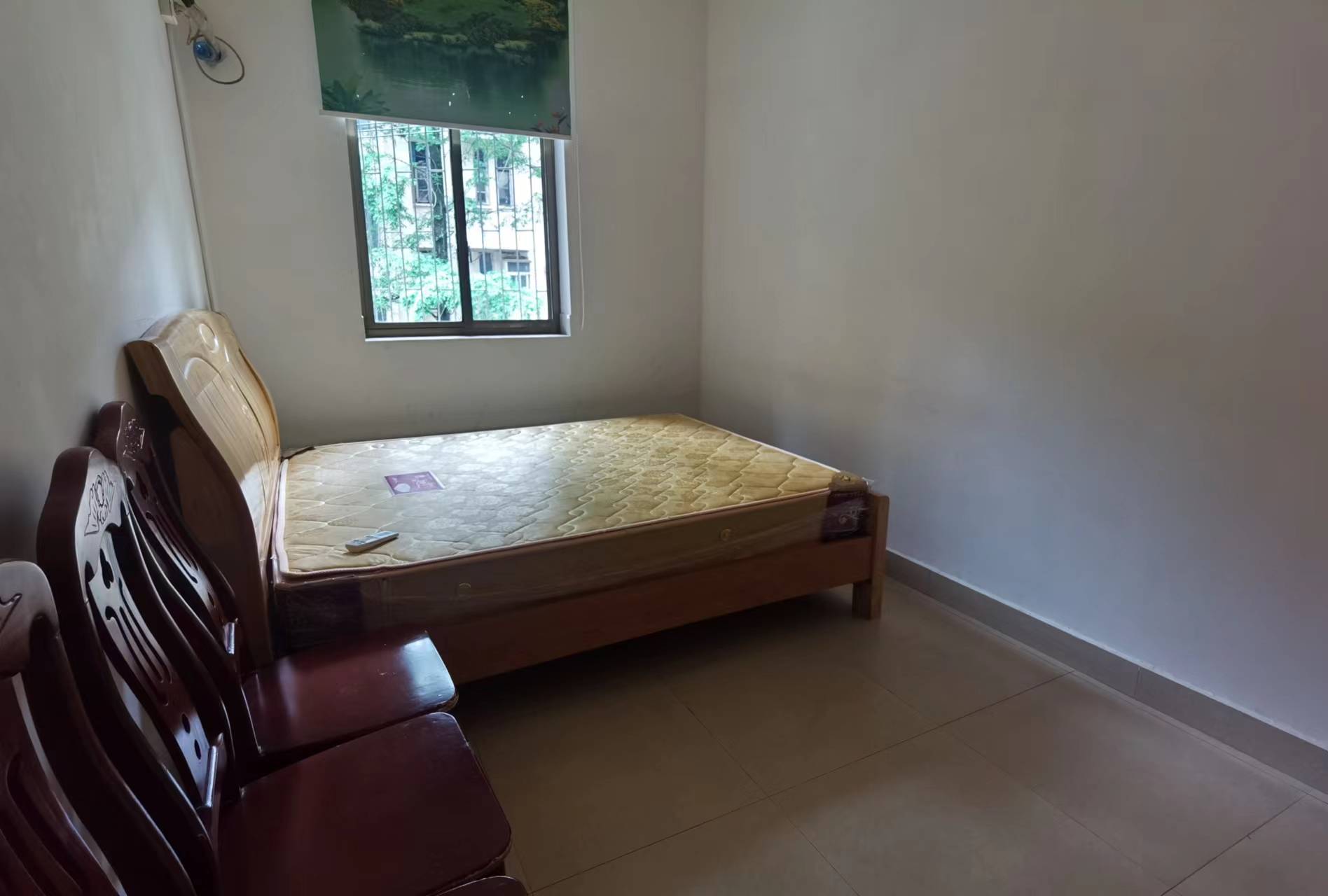 新华二村 1室1厅1卫 28.0万 新华二村 1室1厅1卫 28.0万客厅