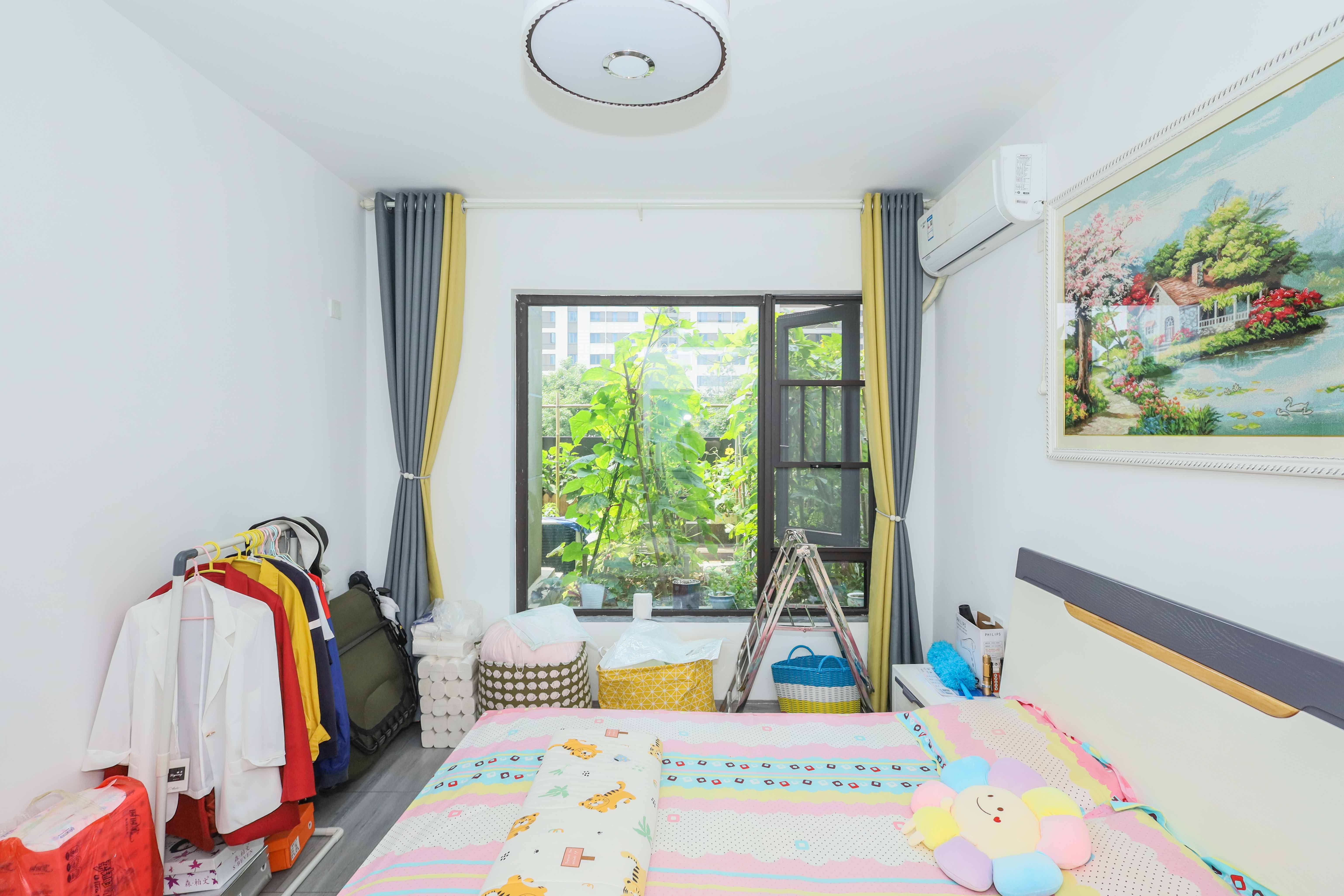 建发央著  3室2厅1卫   237.00万卧室