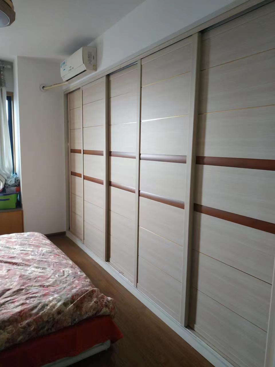 圣华名城建设北路110号 4室2厅1卫 78.0万 圣华名城建设北路110号 4室2厅1卫 78.0万客厅