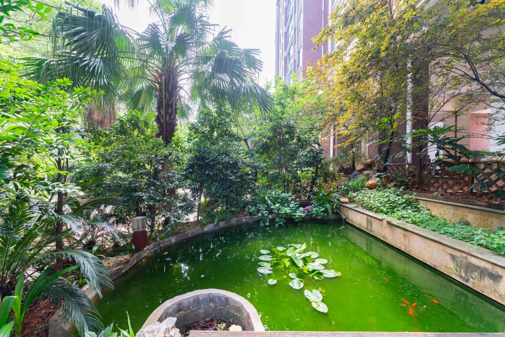 奥林匹克花园 6室2厅3卫 580.0万 奥林匹克花园 6室2厅3卫 580.0万阳台