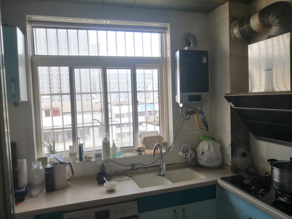 神农家具大市场  5室3厅1卫   141.00万客厅