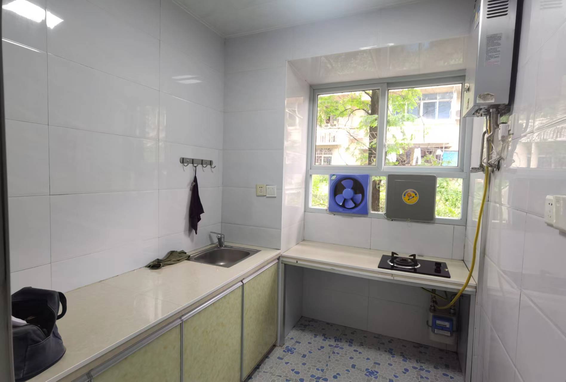 新华二村 1室1厅1卫 28.0万 新华二村 1室1厅1卫 28.0万客厅