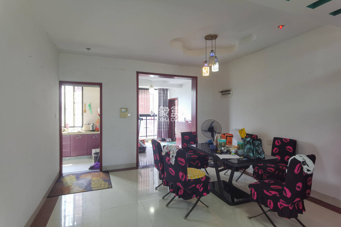 碧玉花园 2室2厅1卫 52.8万 碧玉花园 2室2厅1卫 52.8万客厅