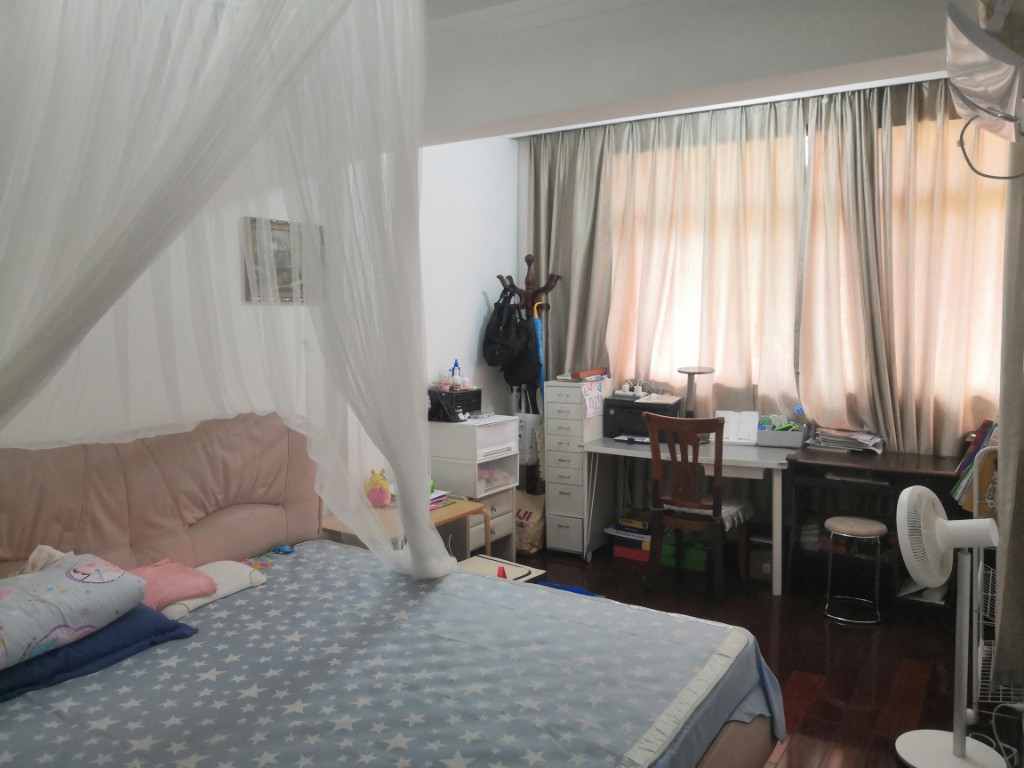 神农家具大市场  5室3厅1卫   141.00万客厅