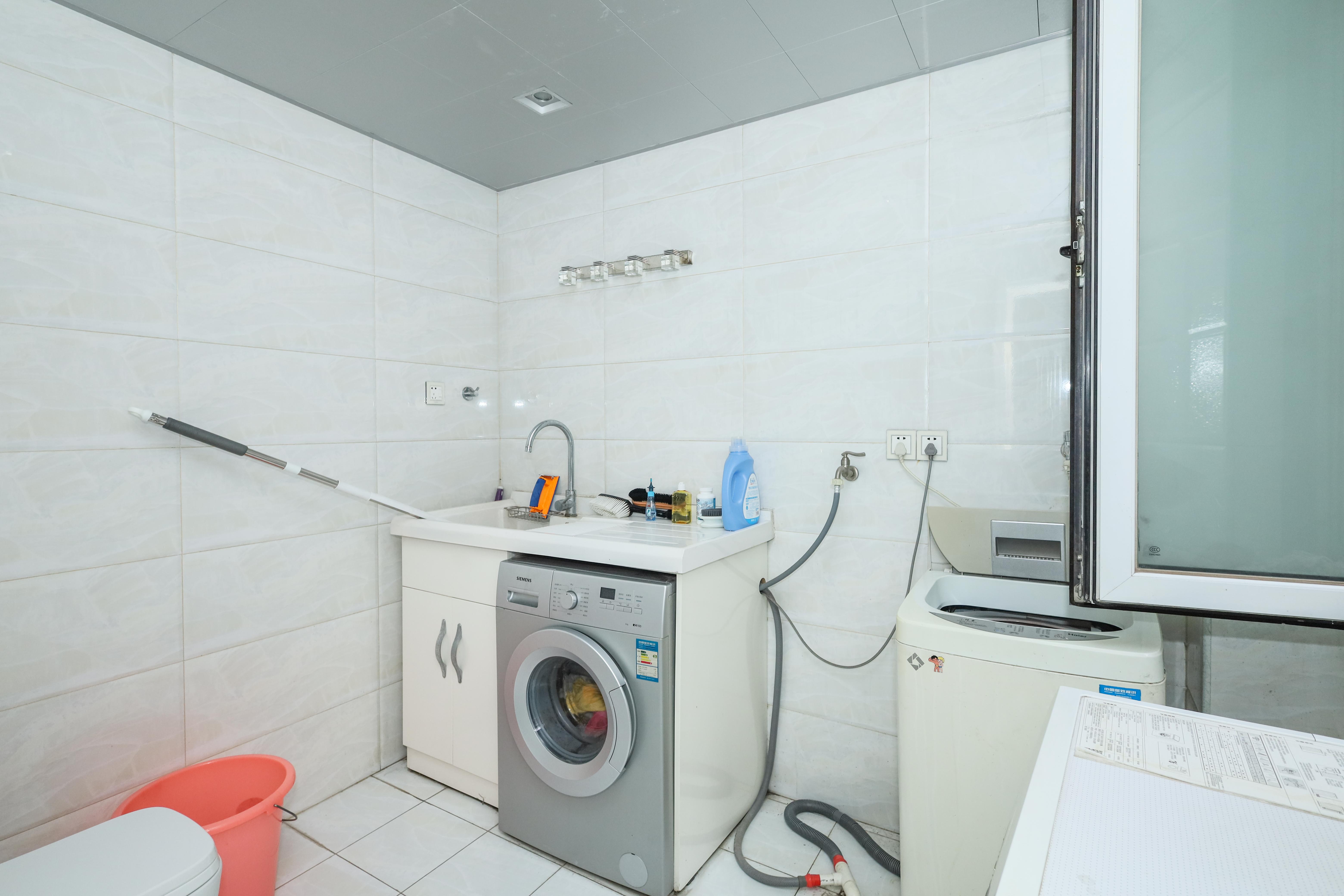 山水英伦  6室3厅5卫    492.0万 山水英伦  6室3厅5卫    492.0万卫生间