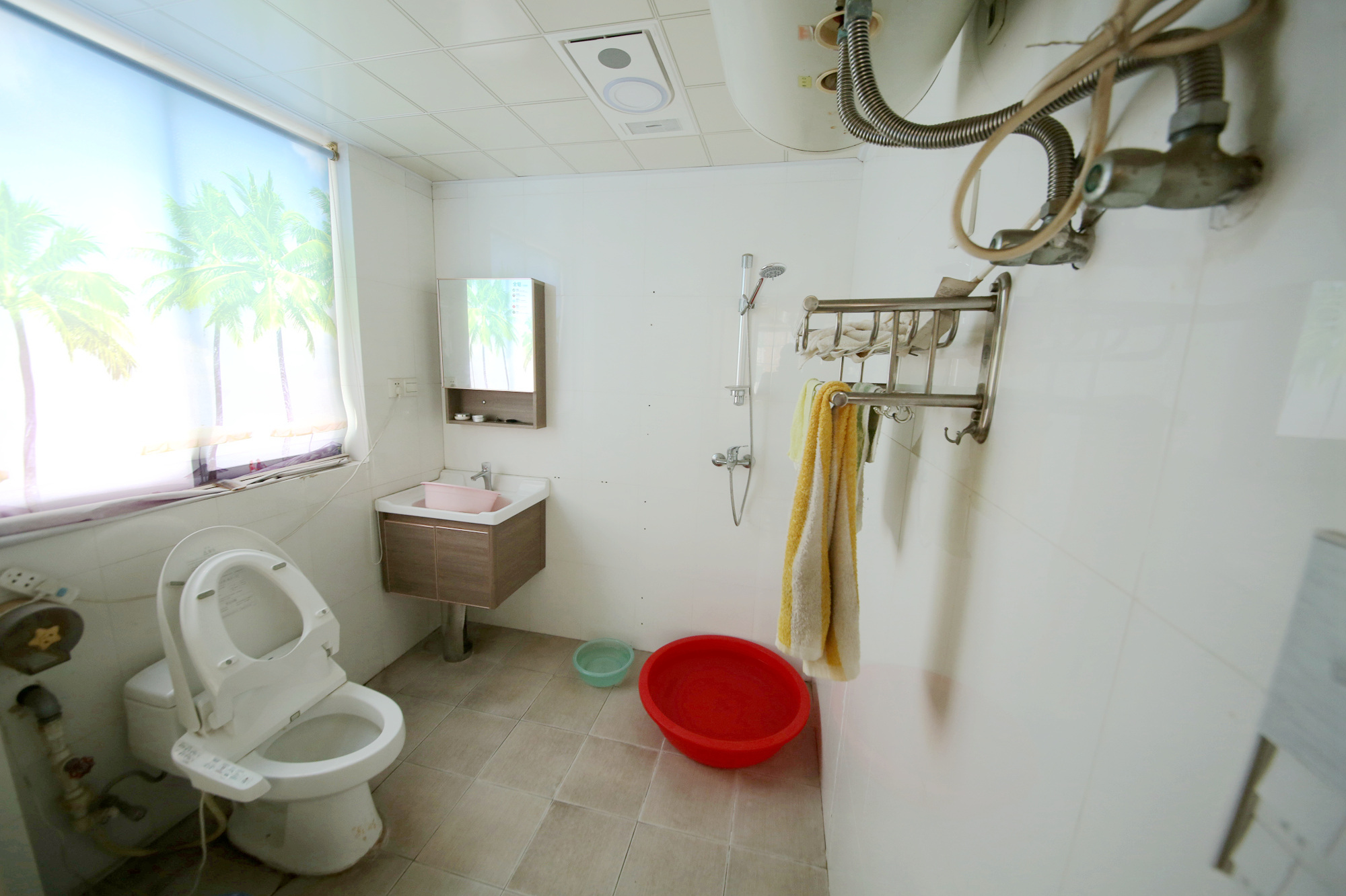 佳远小区（马王堆）  4室2厅2卫   145.00万卫生间