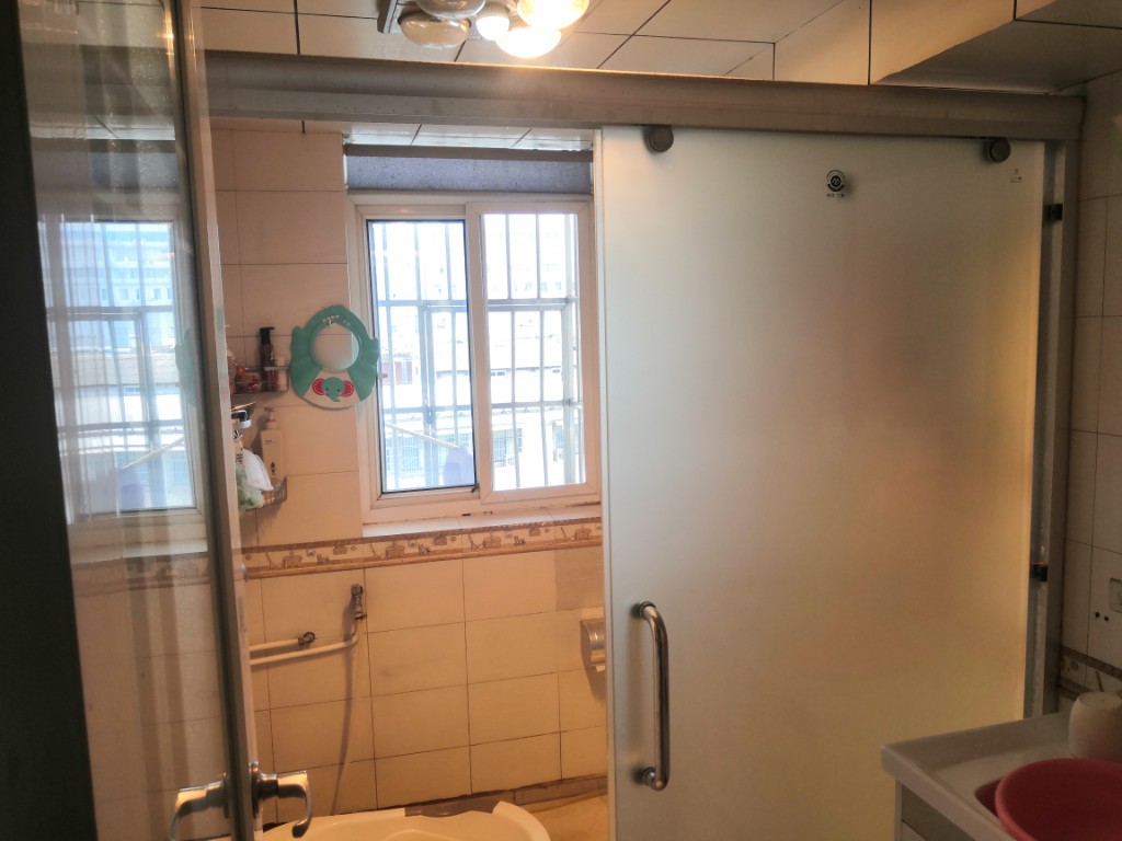 神农家具大市场 5室3厅1卫 141.0万 神农家具大市场 5室3厅1卫 141.0万客厅