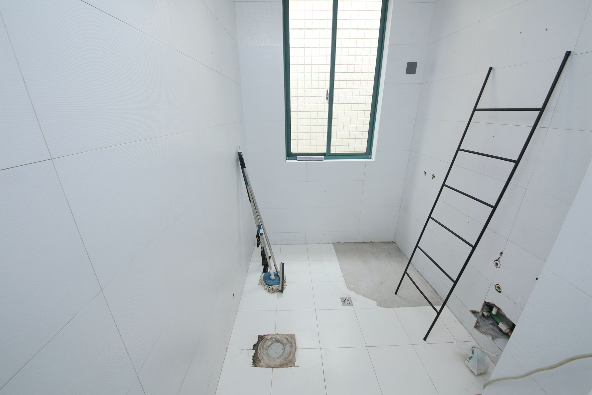 三角花园星城  3室2厅2卫    148.0万卫生间