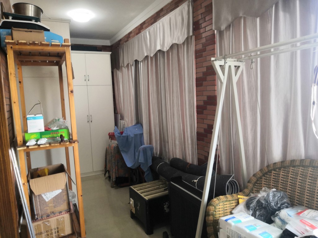 神农家具大市场  5室3厅1卫   141.00万客厅