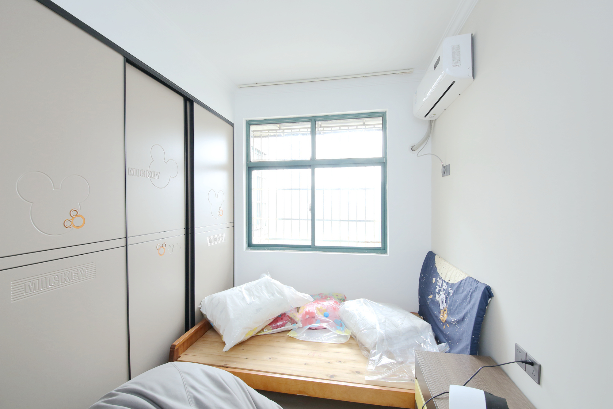 三角花园星城  3室2厅2卫    148.0万卧室