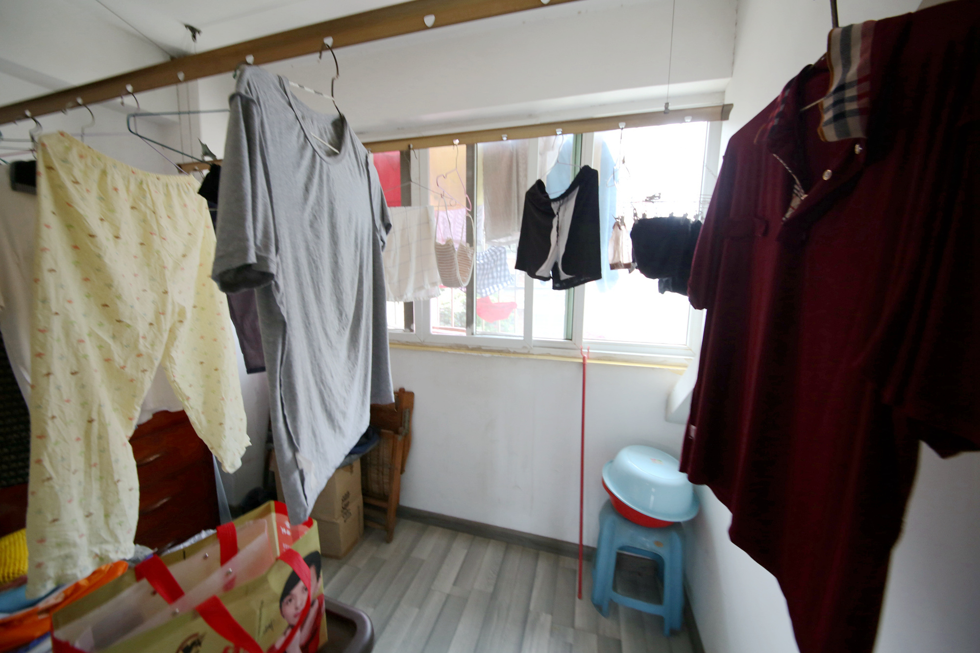 佳远小区（马王堆）  4室2厅2卫   145.00万阳台