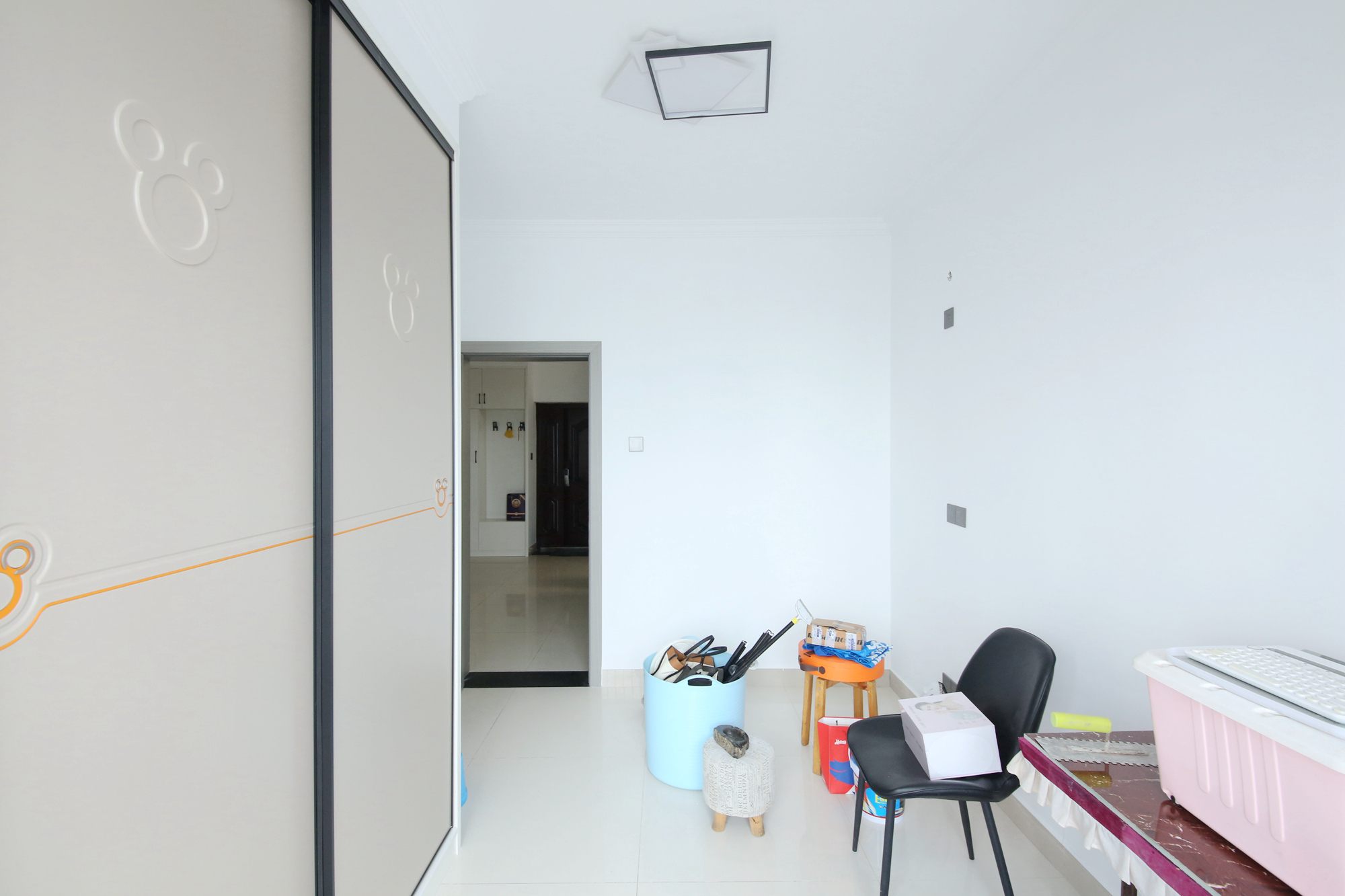 三角花园星城  3室2厅2卫    148.0万卧室