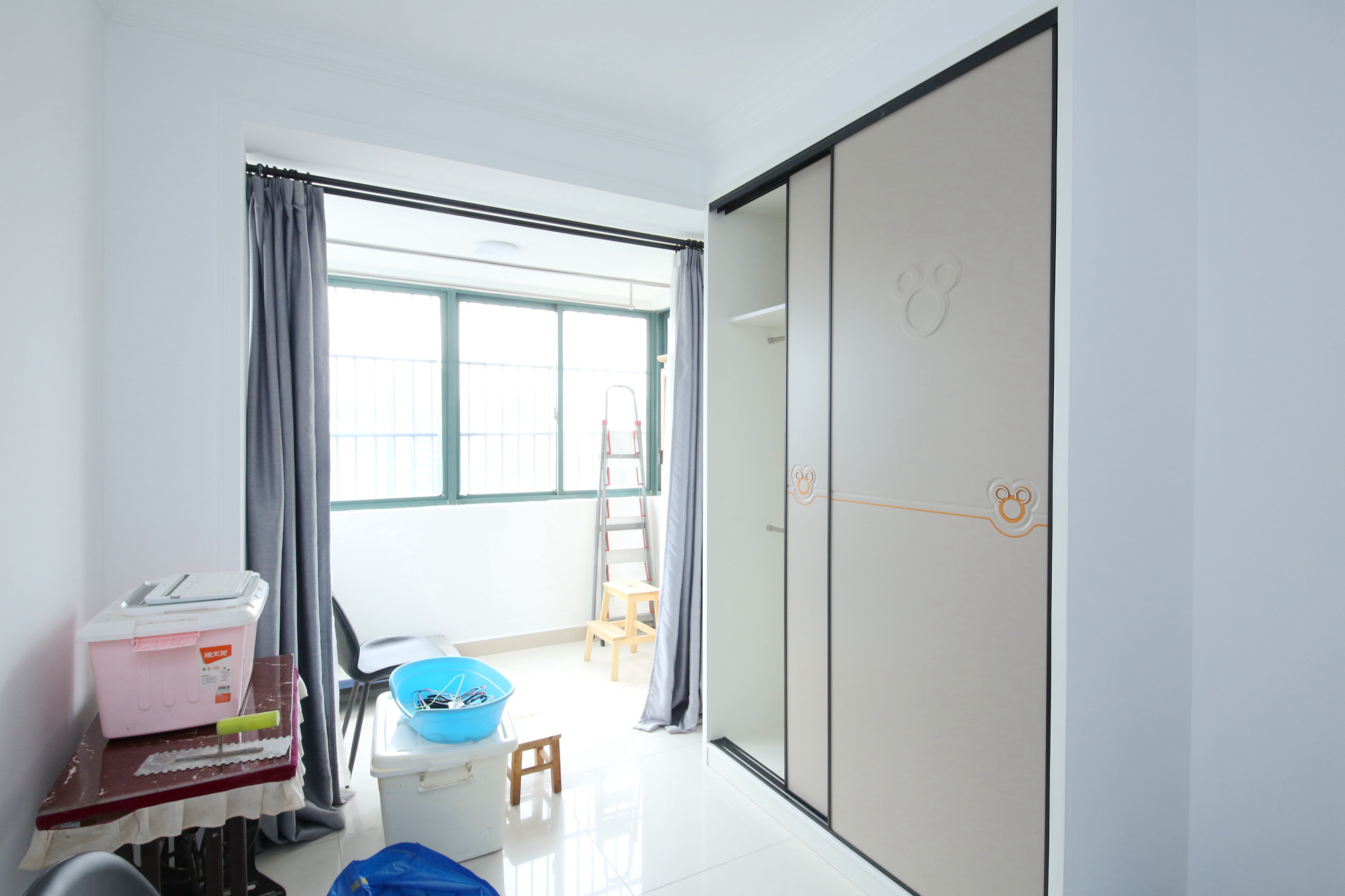 三角花园星城  3室2厅2卫    148.0万卧室