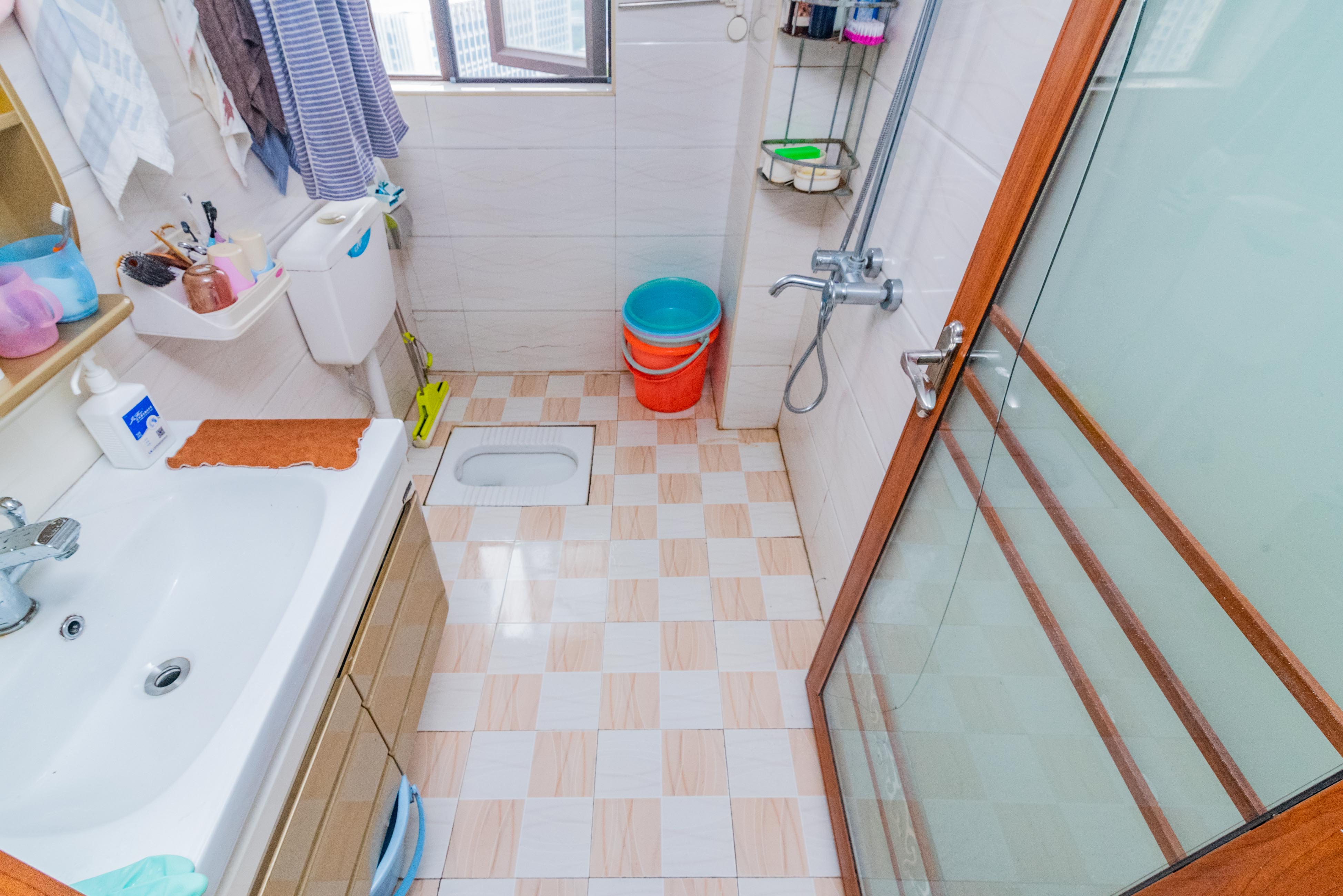 金色溪泉湾  2室2厅1卫    93.8万卫生间