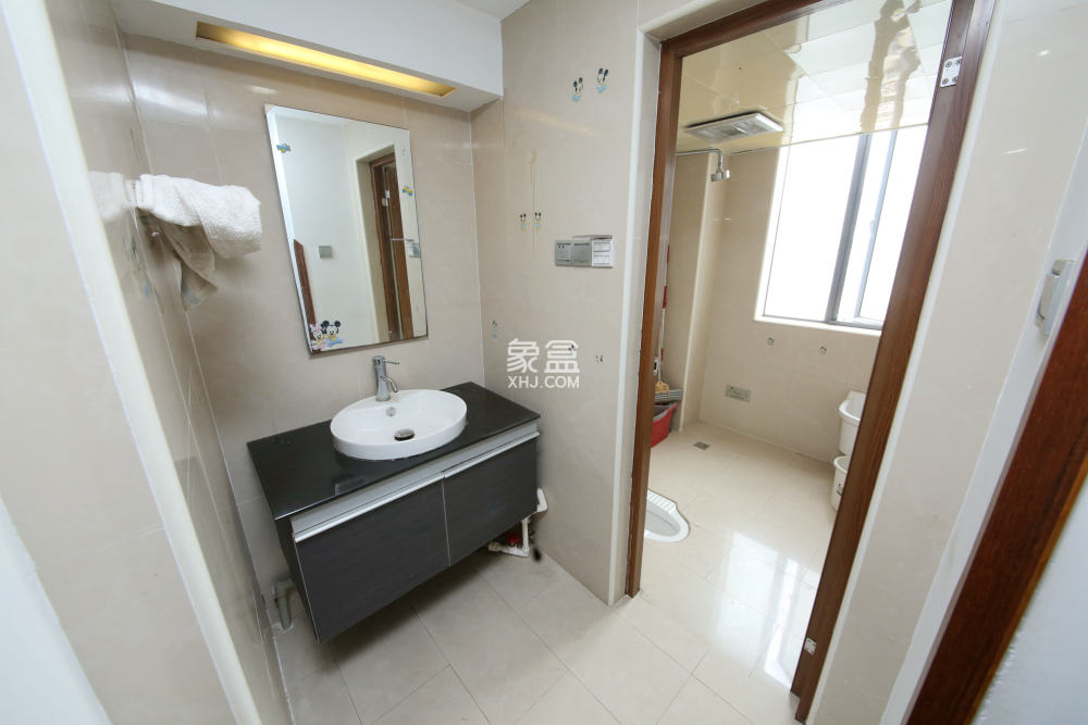 銀港水晶城  4室2廳2衛(wèi)   140.00萬