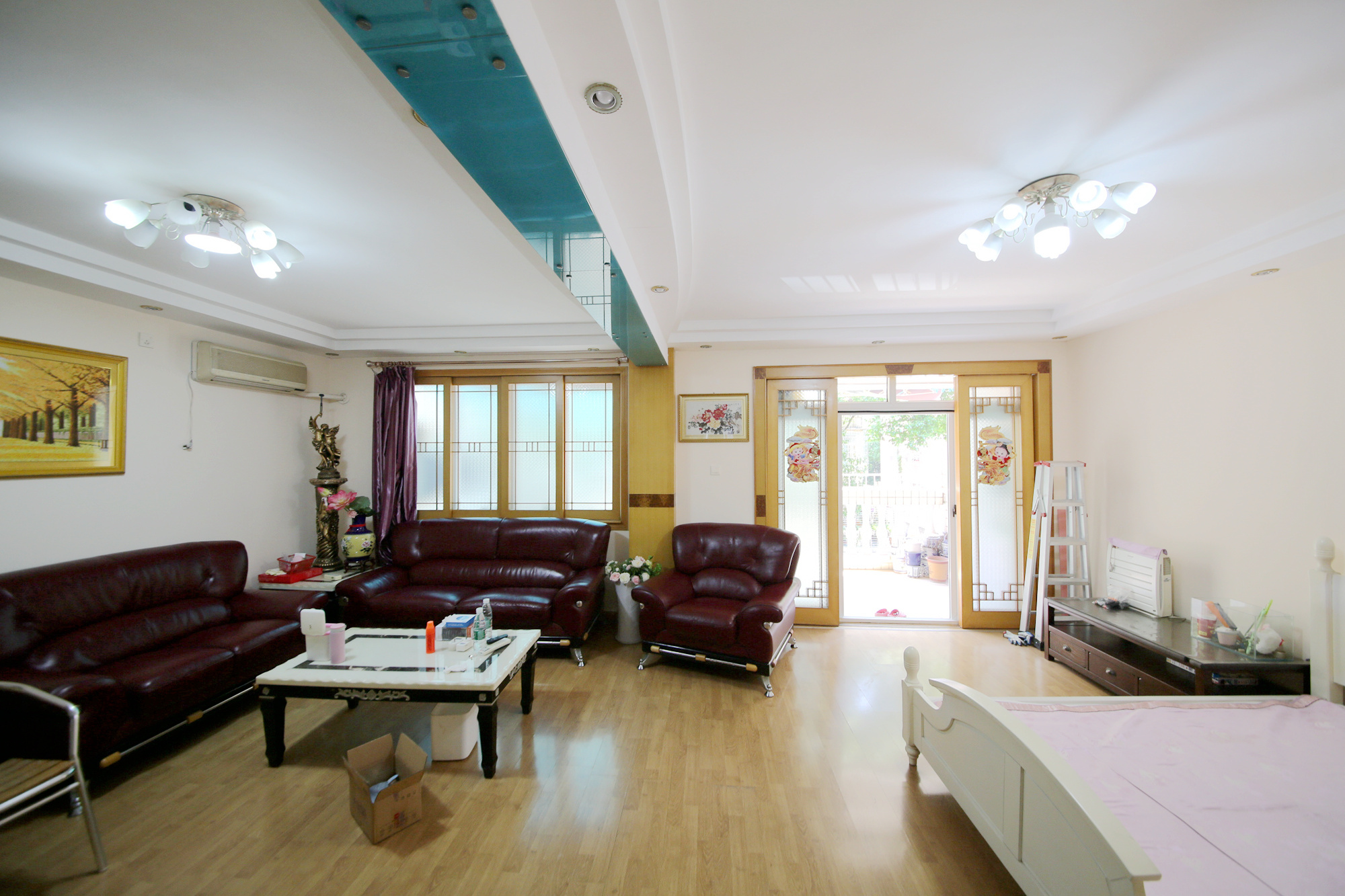 德政园 5室2厅2卫 135.8万 德政园 5室2厅2卫 135.8万客厅