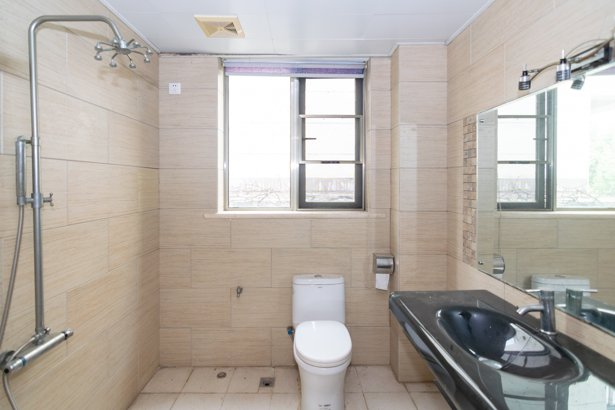 普瑞斯堡 6室3厅3卫 499.8万 普瑞斯堡 6室3厅3卫 499.8万卫生间