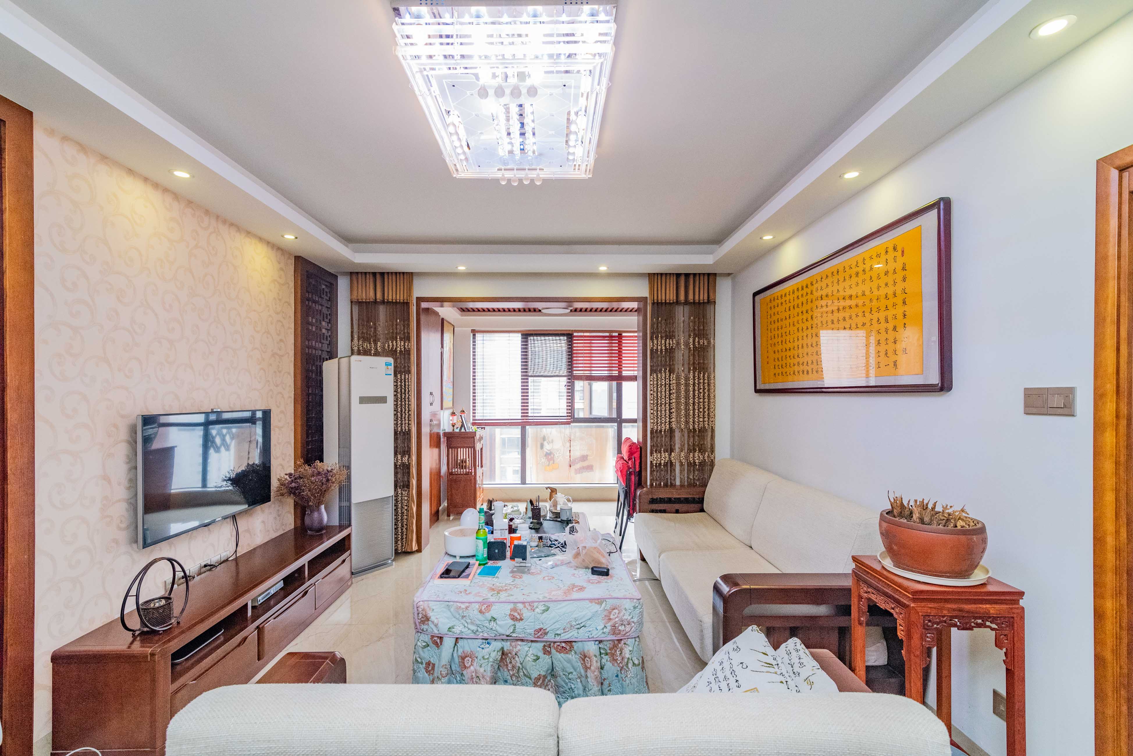 金色溪泉湾  2室2厅1卫    93.8万客厅