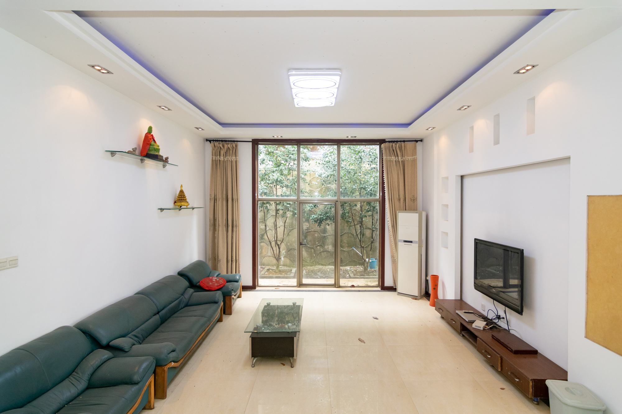 普瑞斯堡 6室3厅3卫 499.8万 普瑞斯堡 6室3厅3卫 499.8万客厅