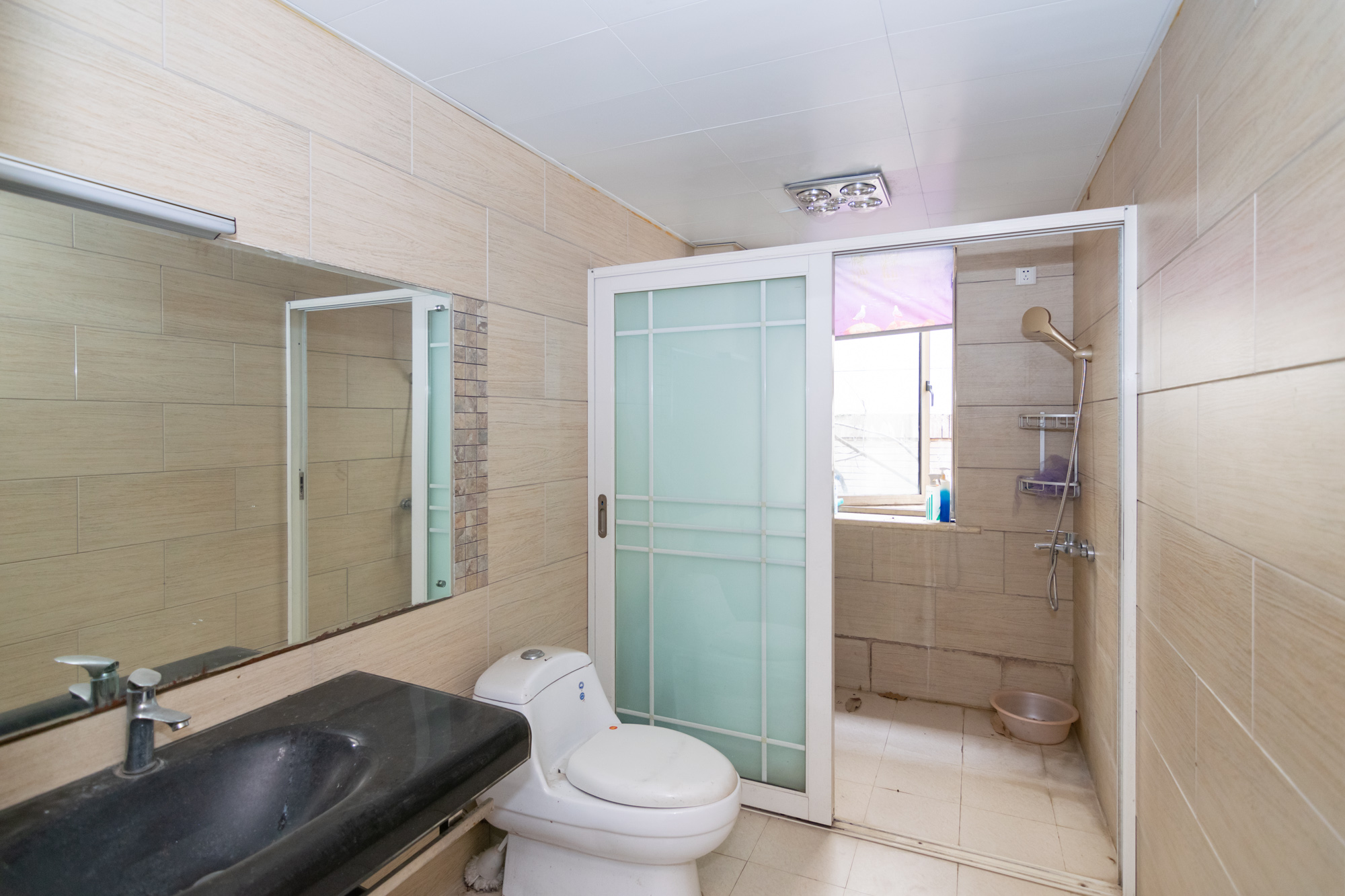 普瑞斯堡 6室3厅3卫 499.8万 普瑞斯堡 6室3厅3卫 499.8万卫生间